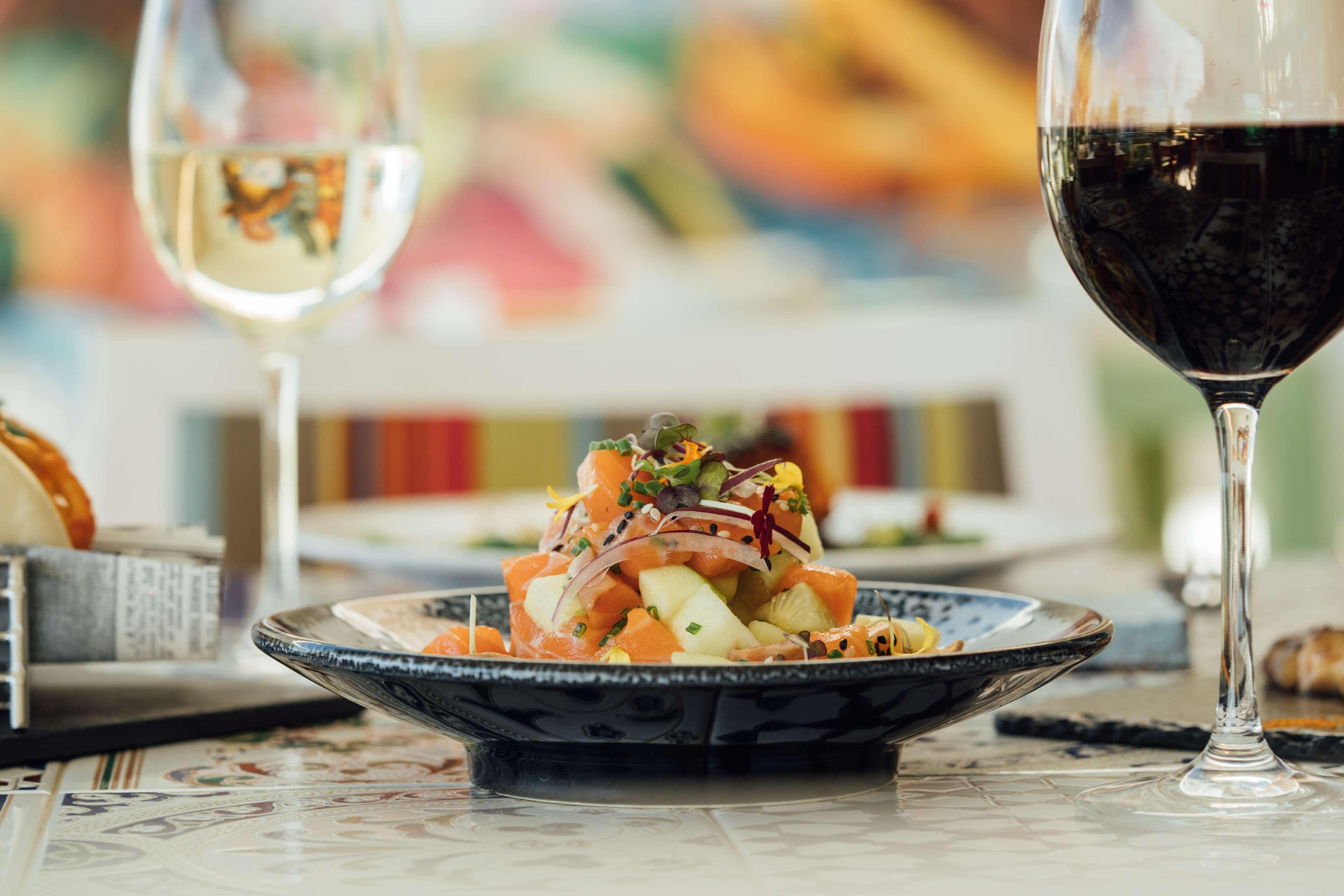 هتل Higueron Hotel Malaga, Curio Collection by Hilton Fuengirola