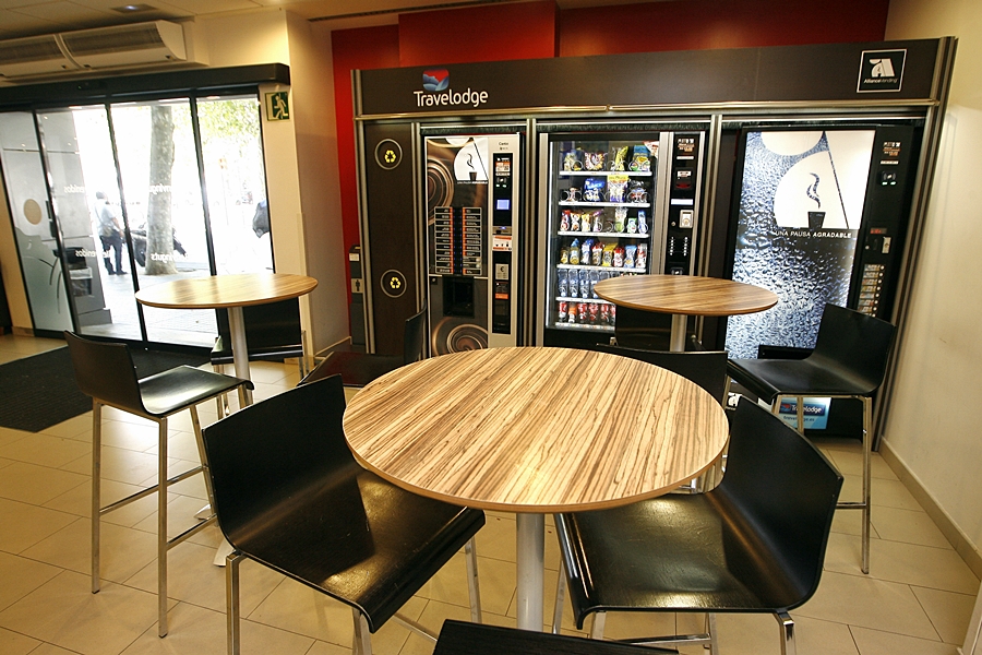 هتل Travelodge Barcelona Poblenou بارسلونا