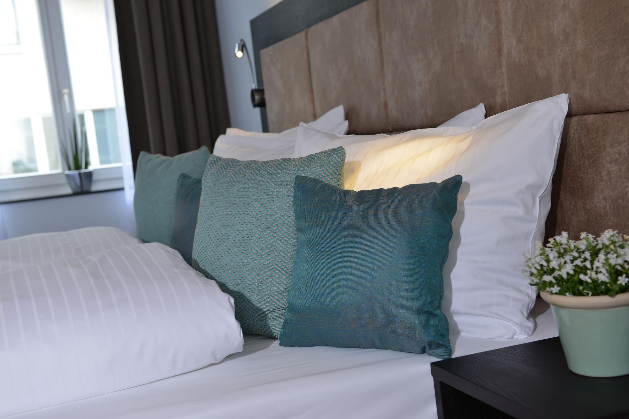 هتل UHU Gästehaus کلن