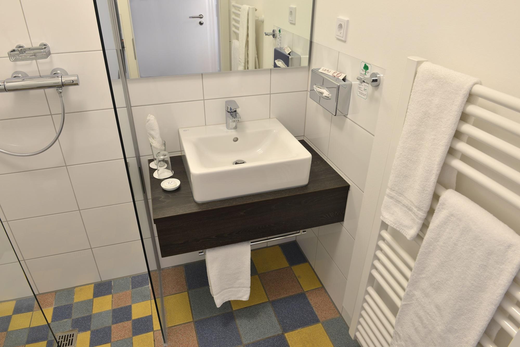 هتل UHU Gästehaus کلن