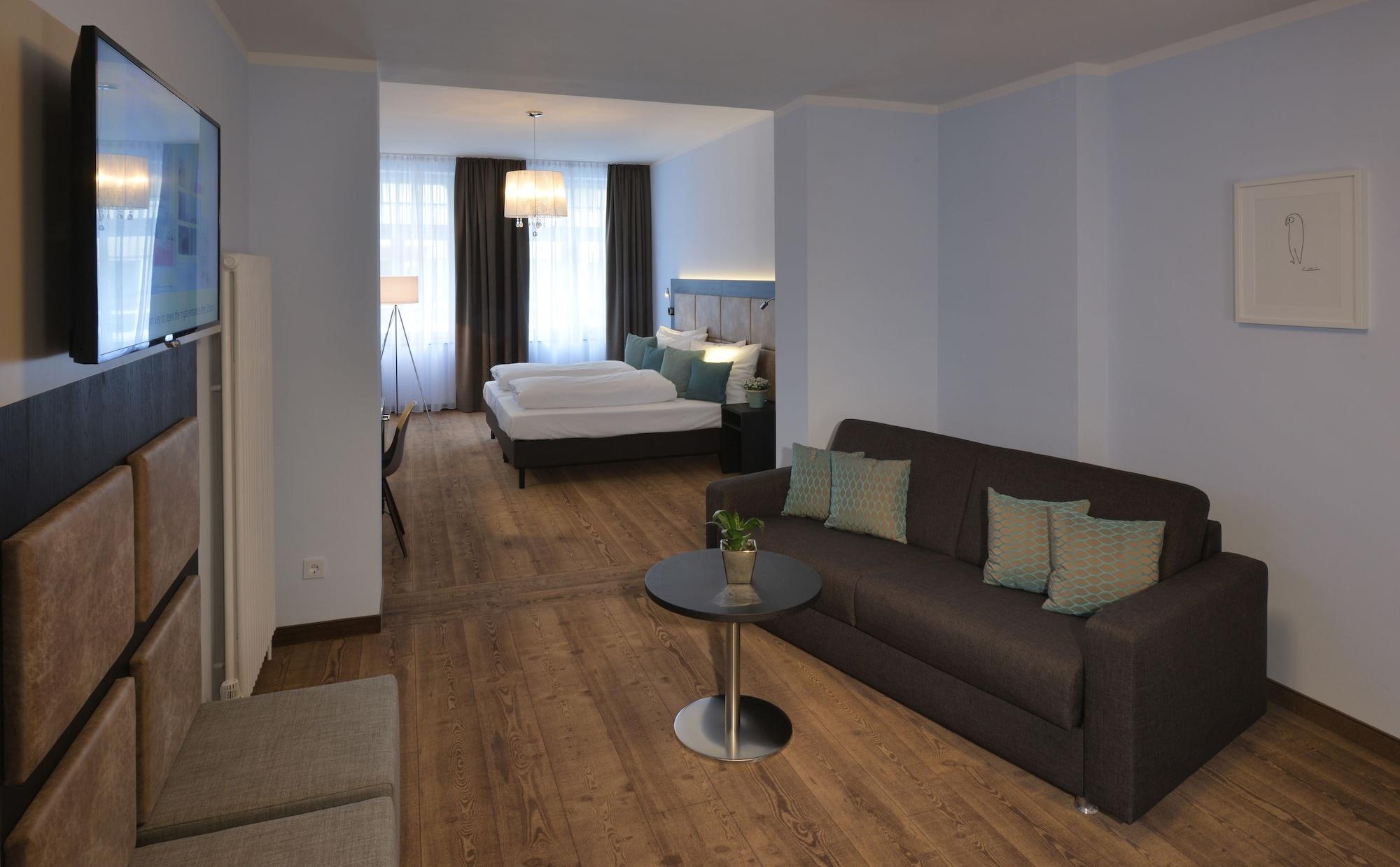 هتل UHU Gästehaus کلن