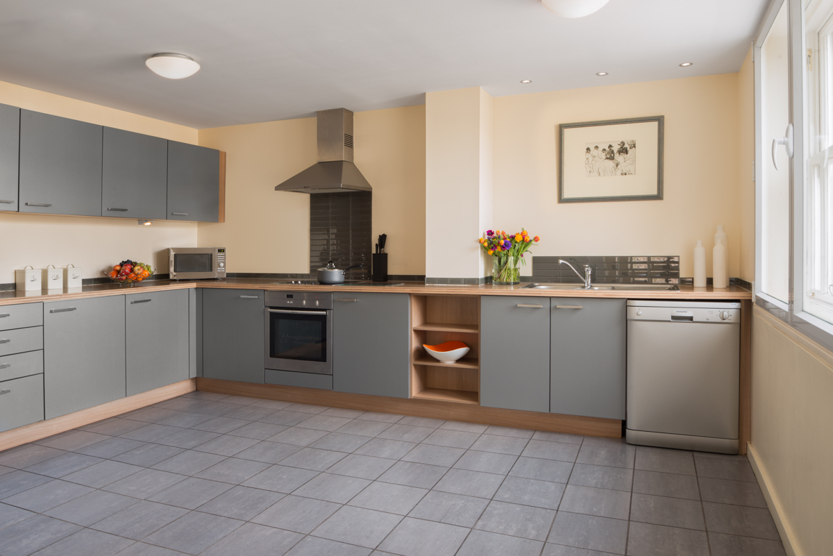 هتل Princes Street Suites Edinburgh