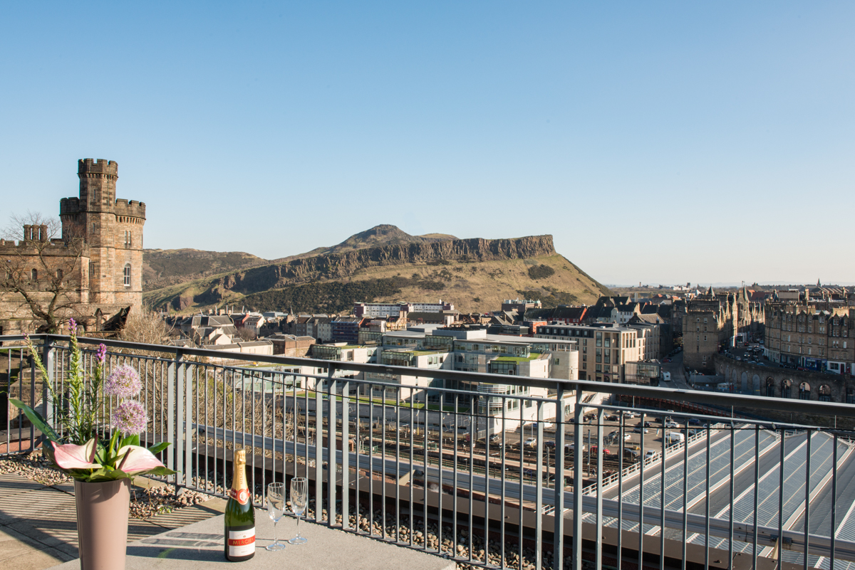 هتل Princes Street Suites Edinburgh