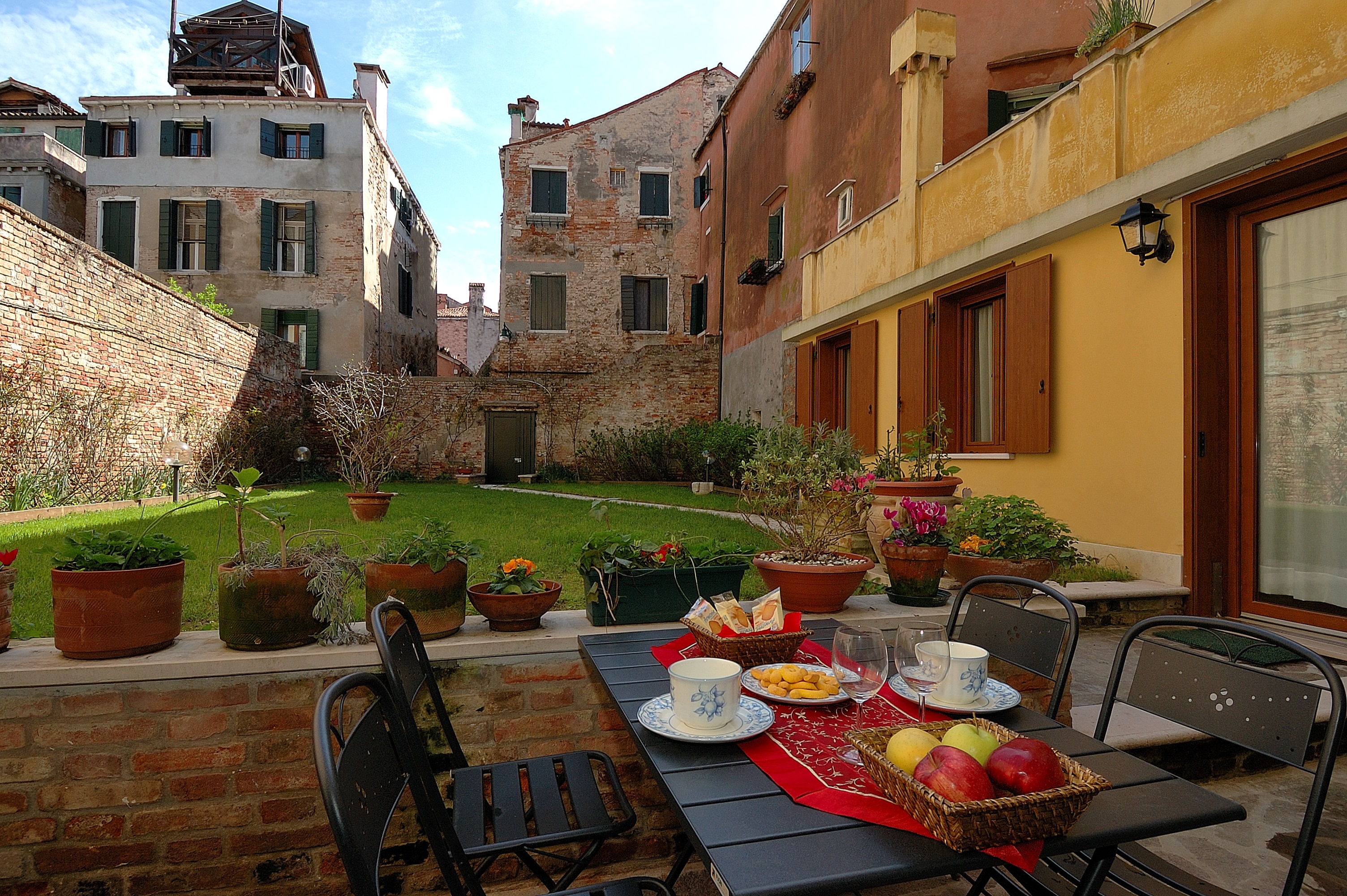 Alibaba https://cdn.alibaba.ir/ostorage/hotel/images/161EDA76/415E4CDCA9C41E957A7C225B7DDB227C.jpg