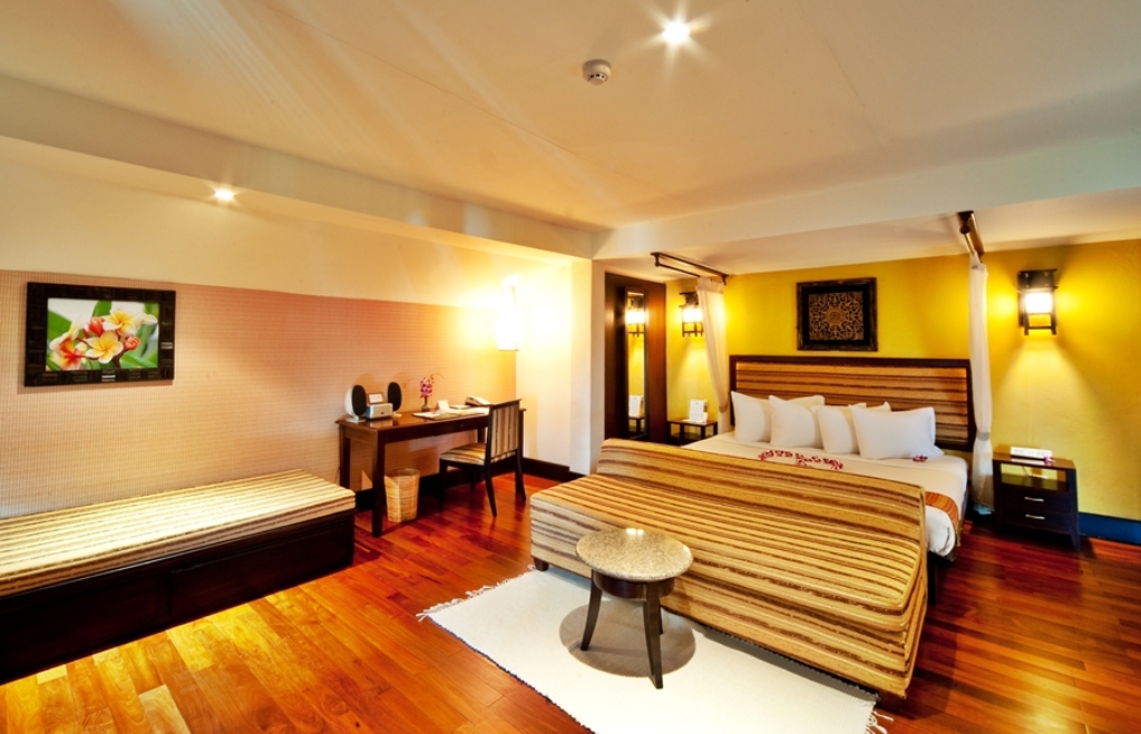 Hotel Andaman White Beach Resort