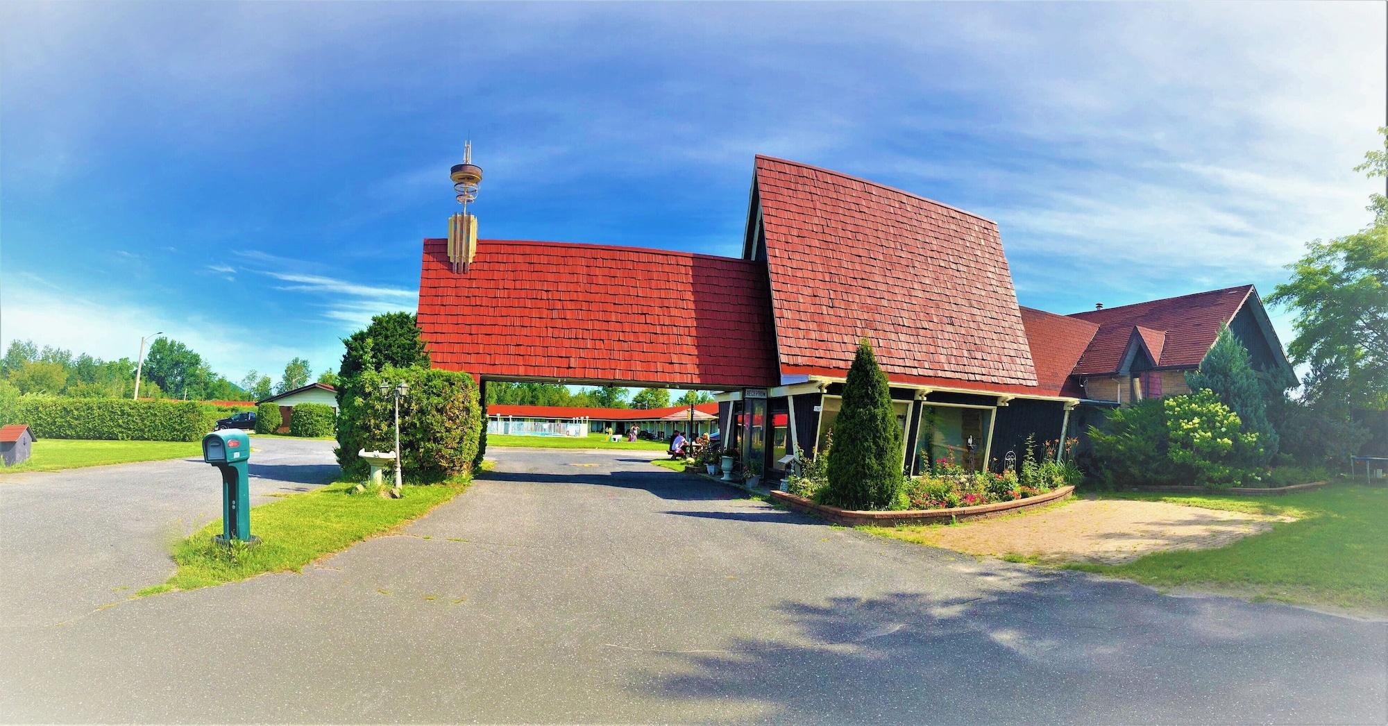 هتل Motel Bonsoir Granby