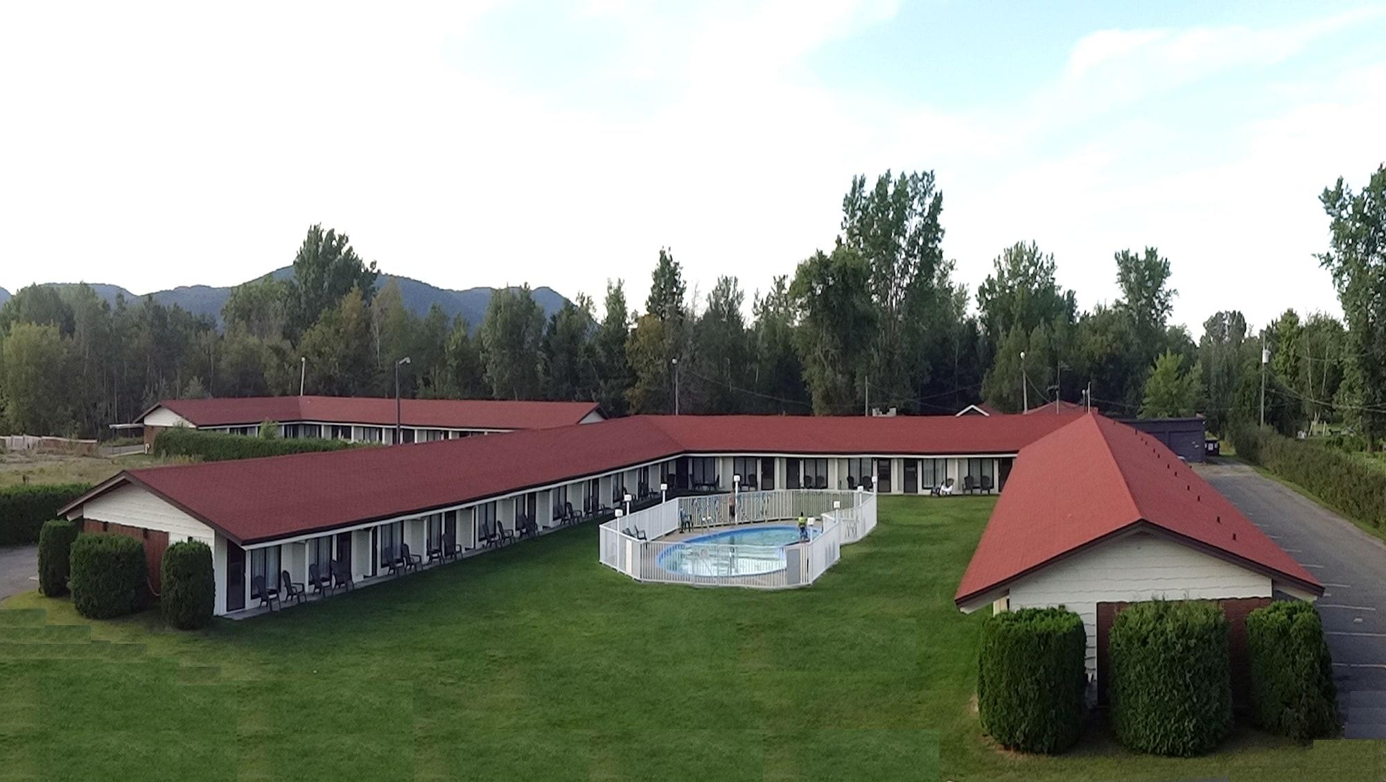 هتل Motel Bonsoir Granby