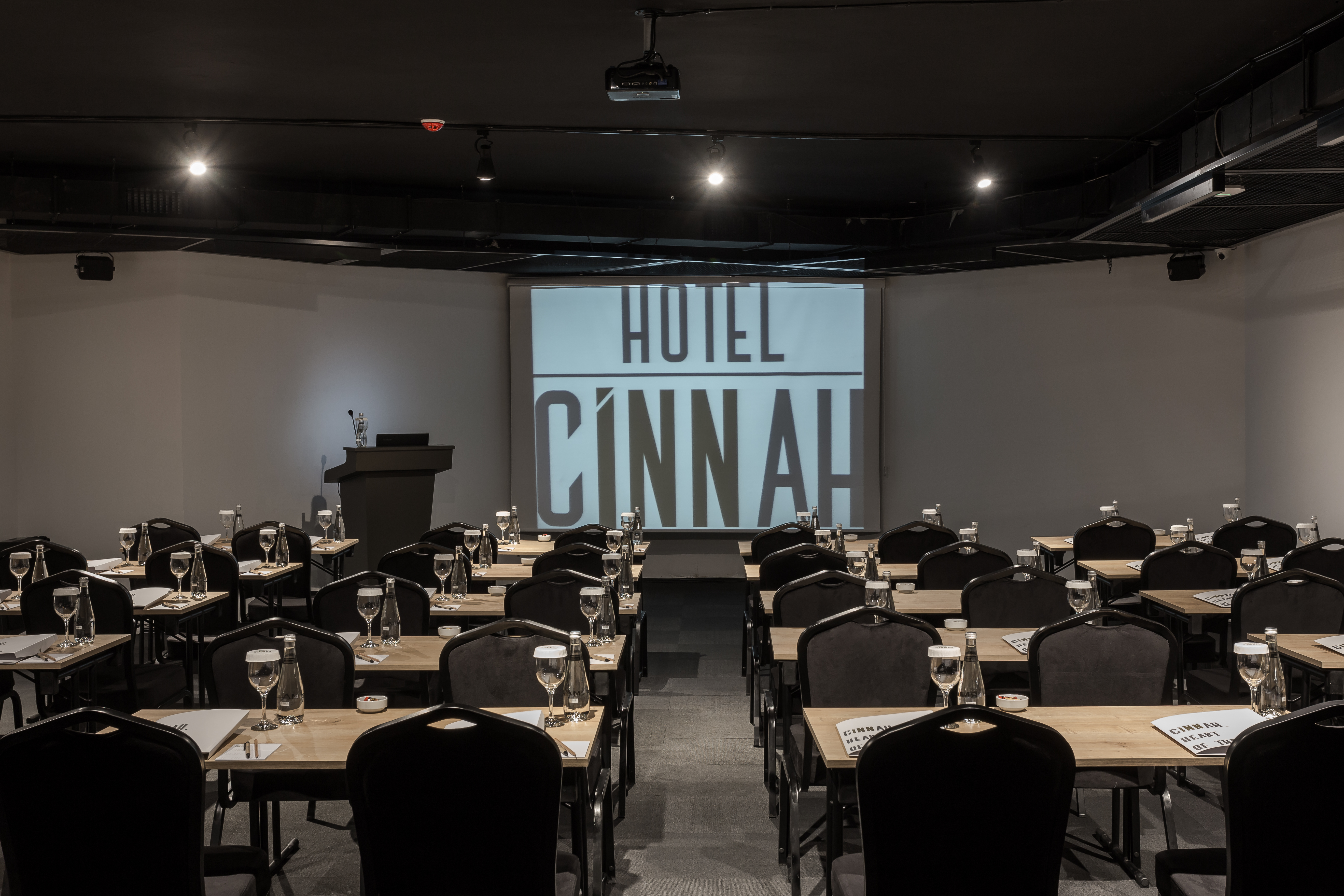 تصاویر Hotel Hotel Cinnah