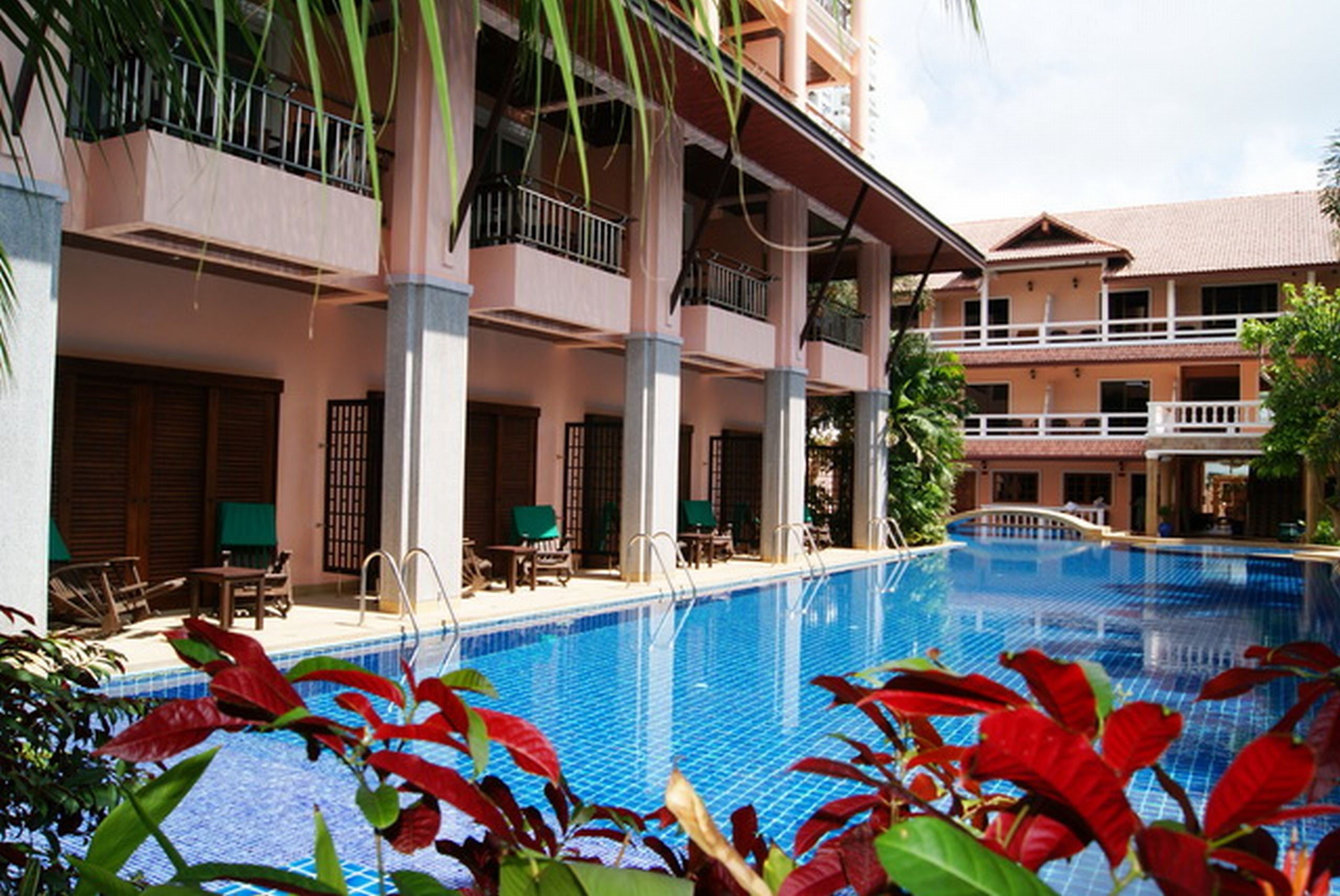 هتل Thanthip Beach Resort Patong