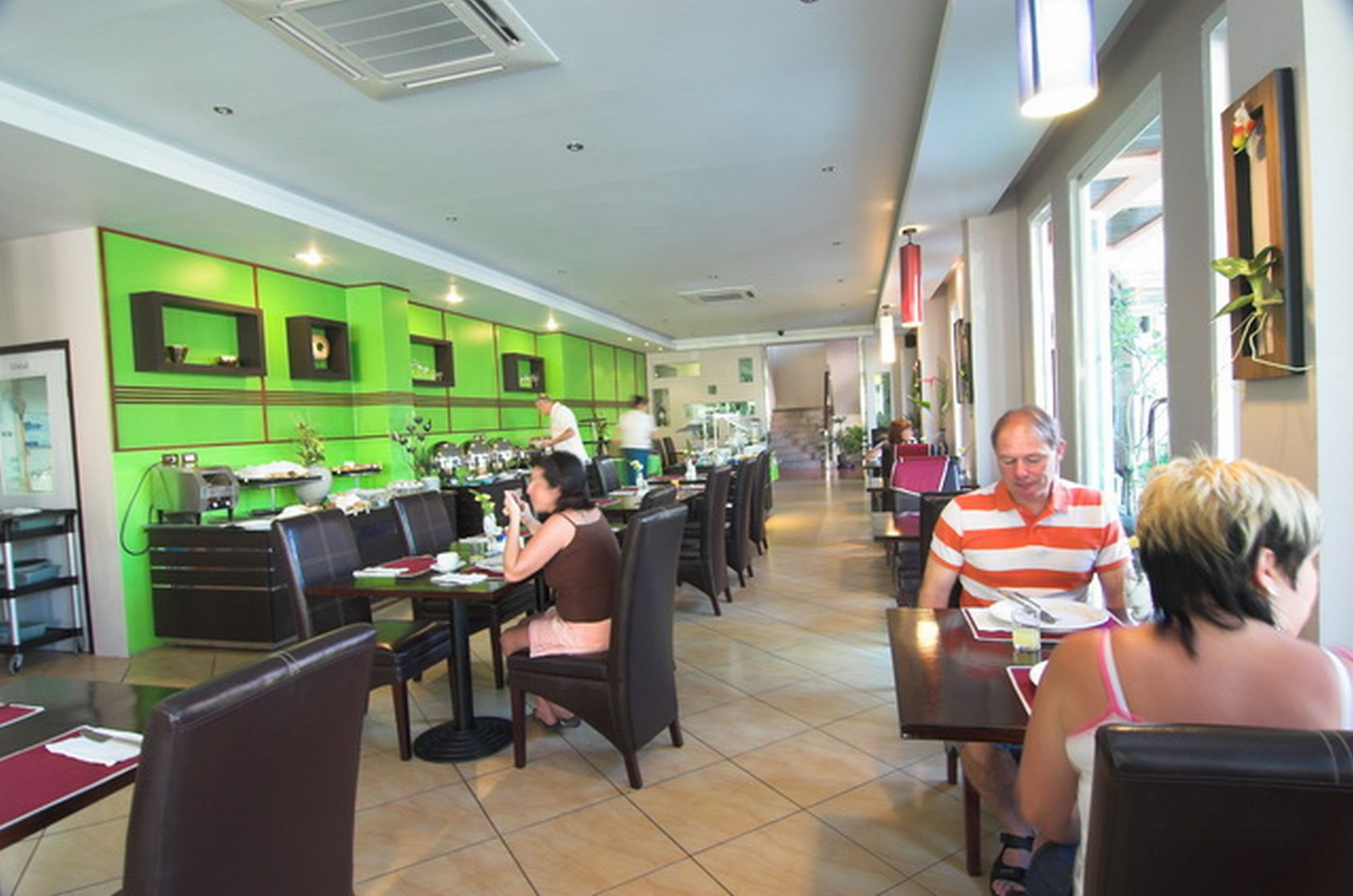 هتل Thanthip Beach Resort Patong