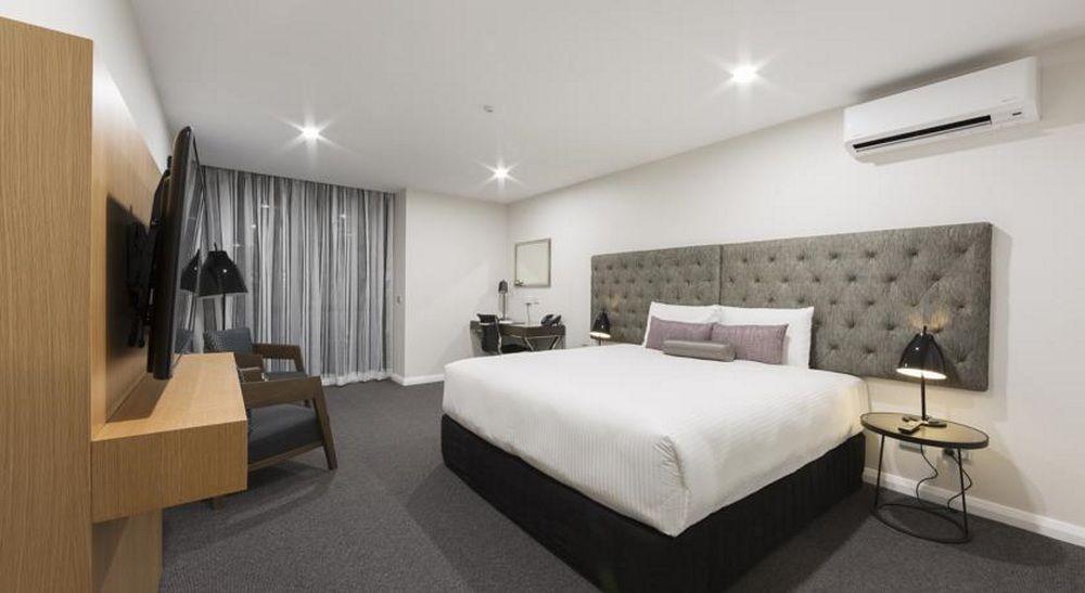 هتل Avenue Hotel Canberra Canberra