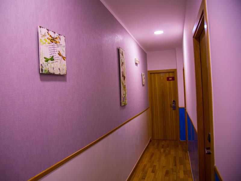 هتل Hostal Montaloya مادرید