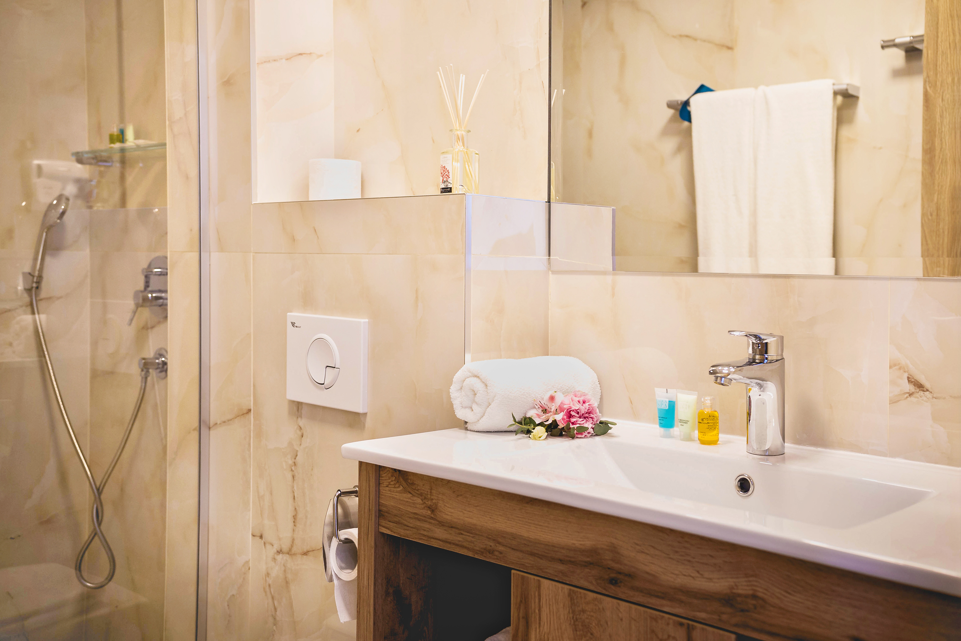 هتل Mark Hotel Belgrade بلگراد