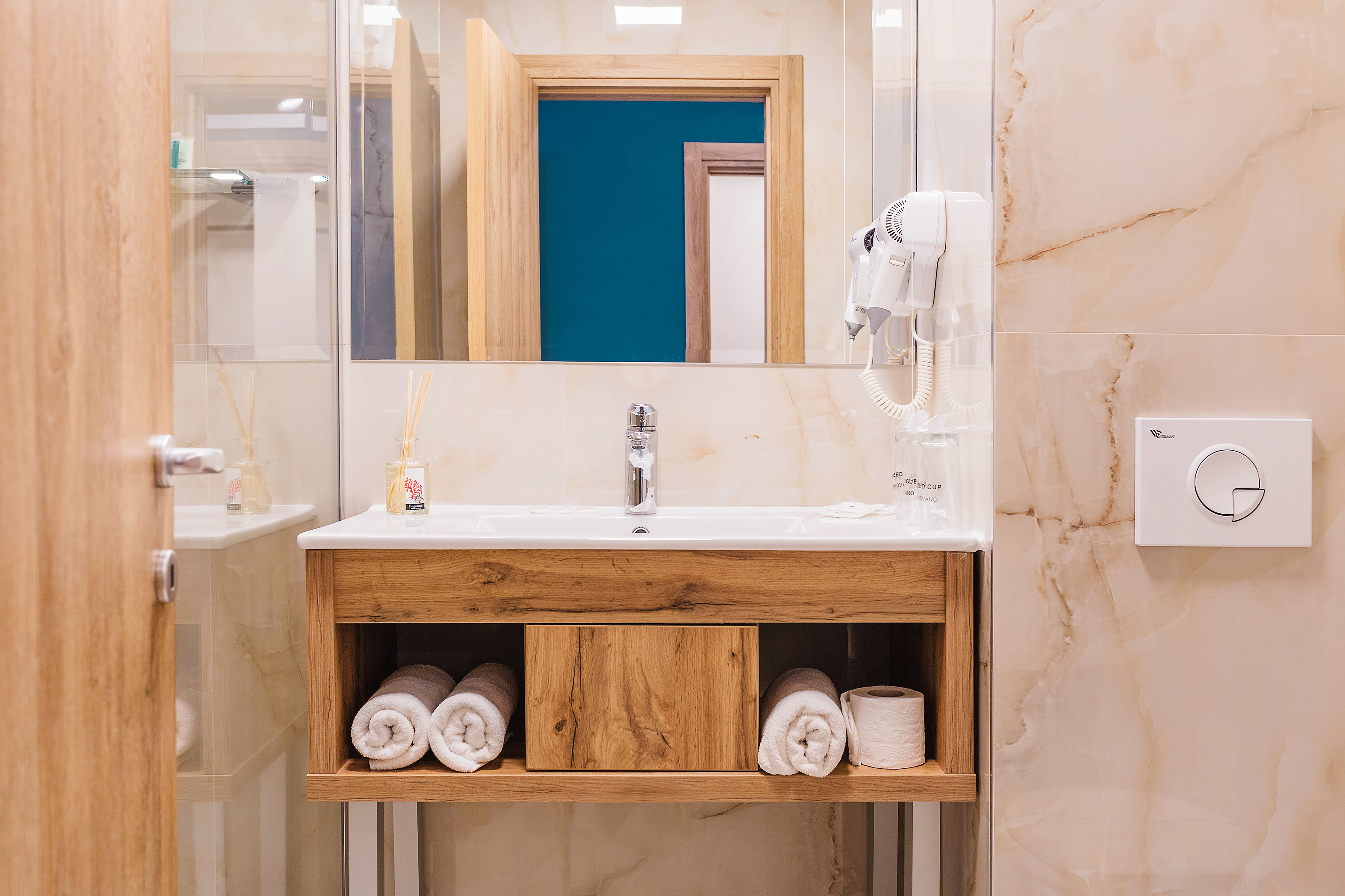 هتل Mark Hotel Belgrade بلگراد