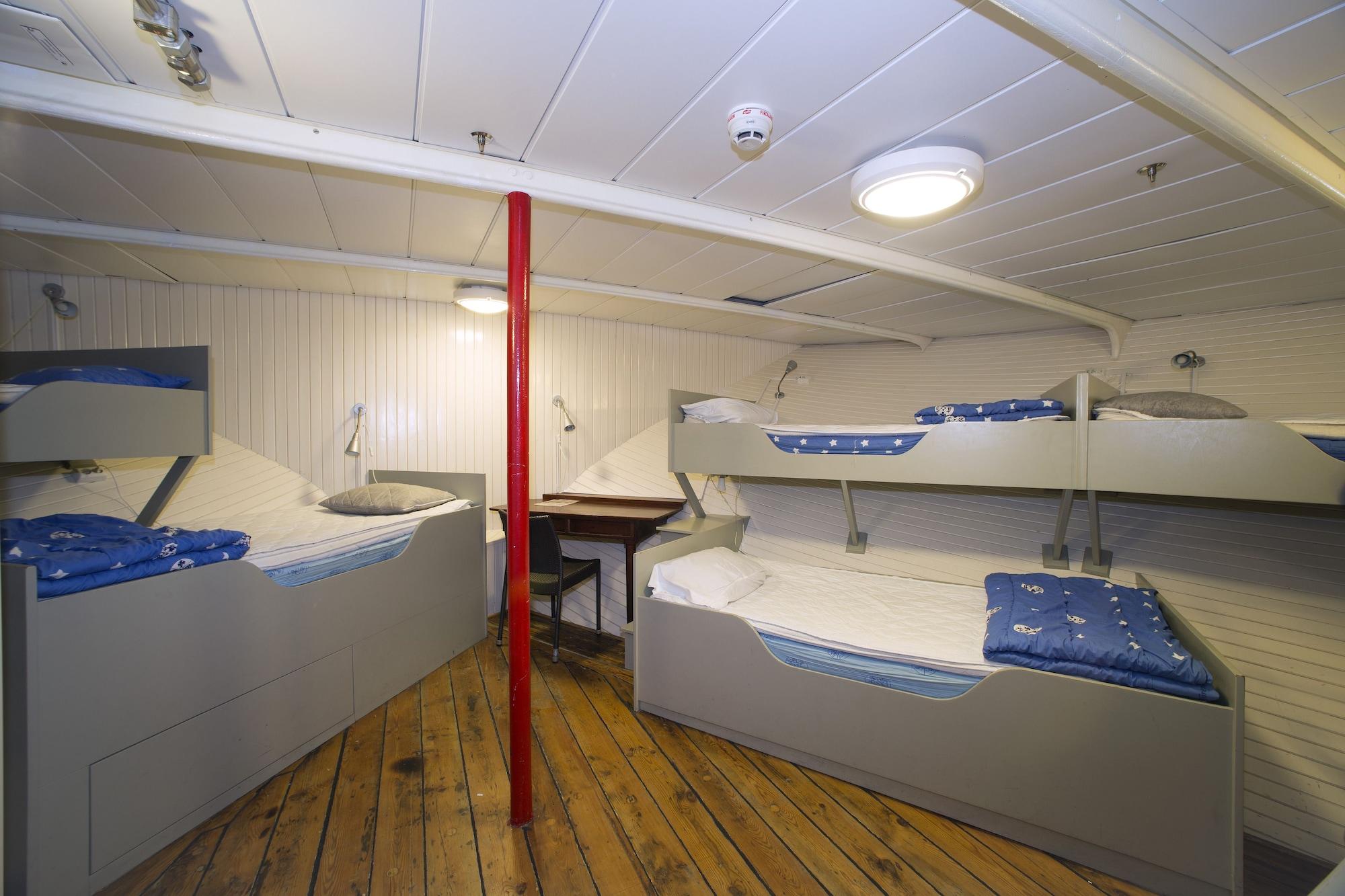 هتل STF Stockholm/af Chapman & Skeppsholmen Hostel استکهلم