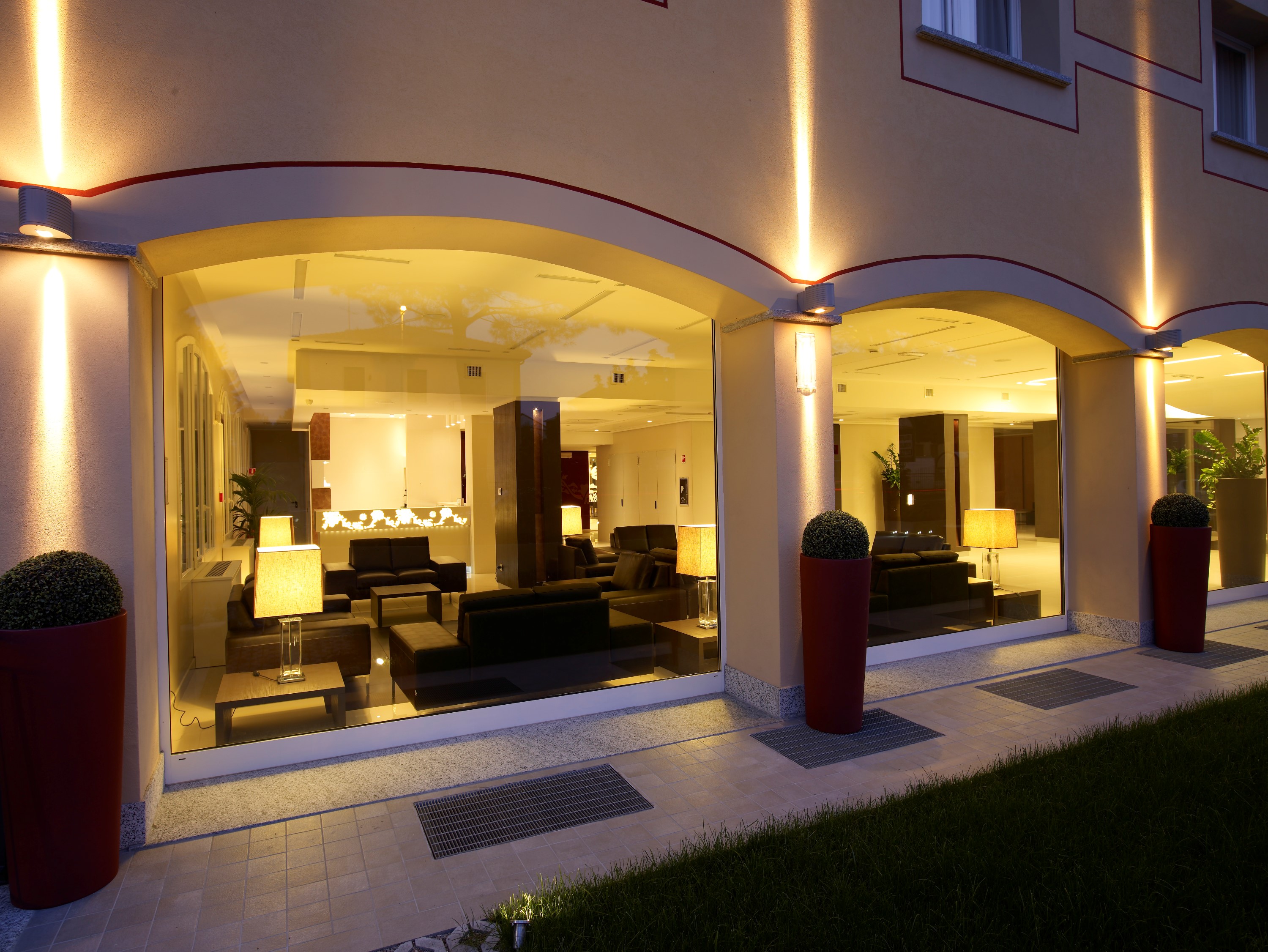 هتل Virginia Palace Garbagnate Milanese