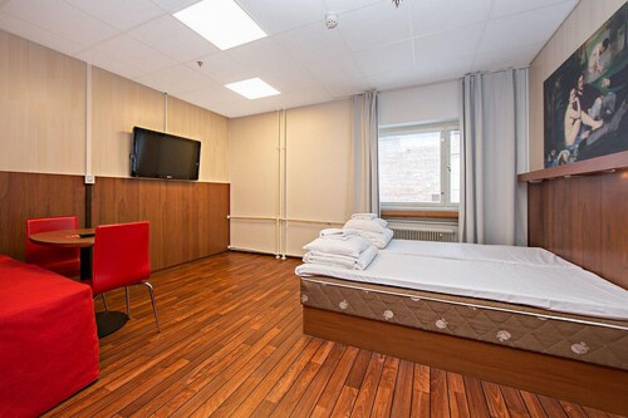 هتل Omena Hotel Lönnrotinkatu هلسینکی