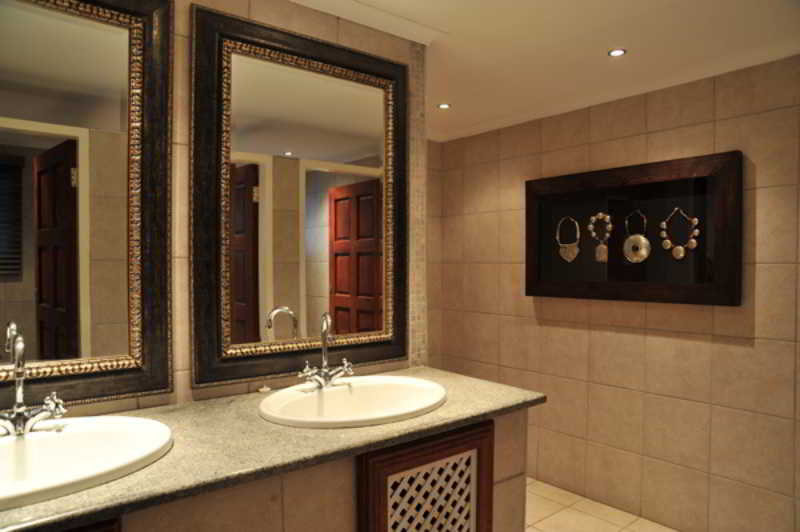 هتل Faircity Roodevallei Hotel پریتوریا