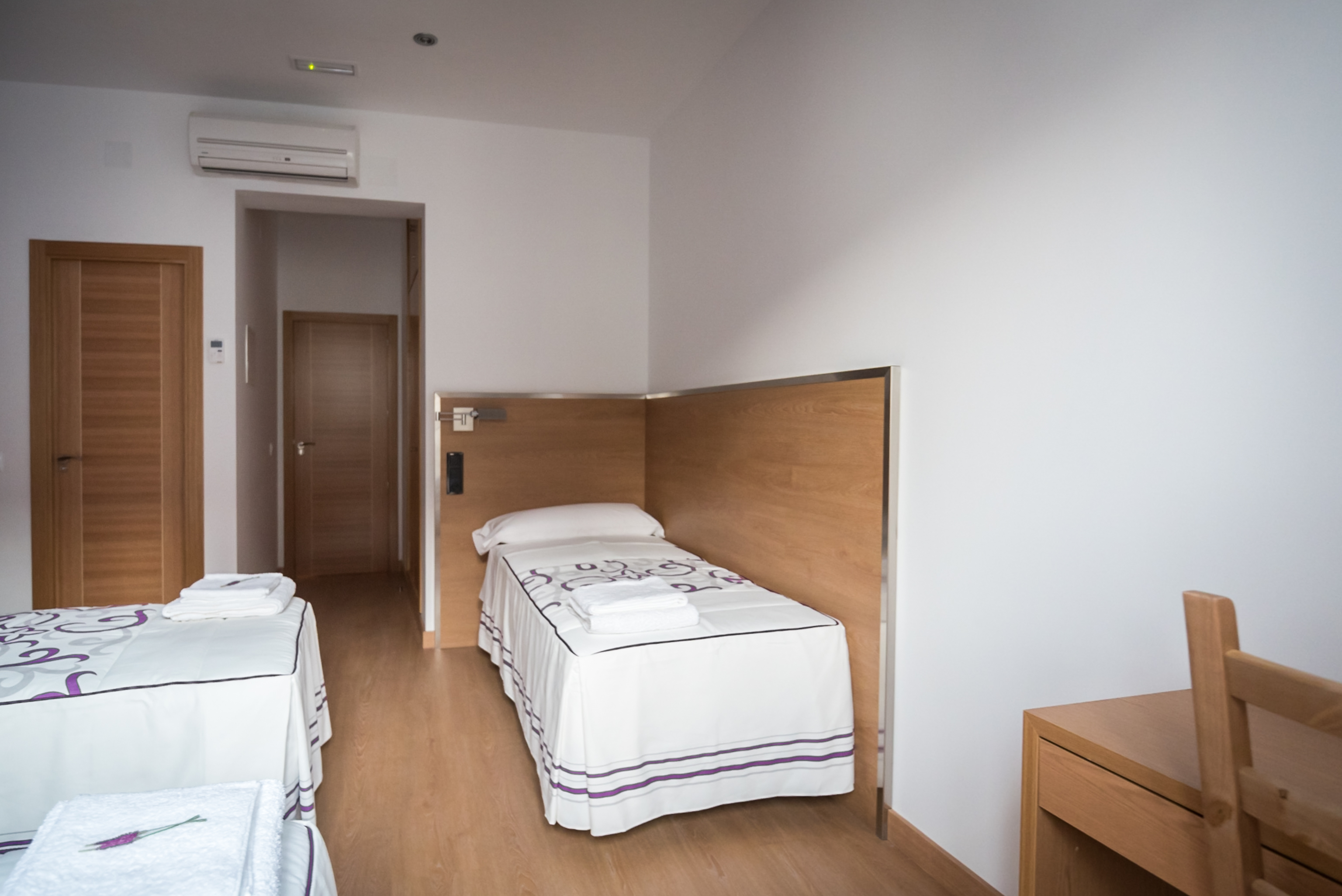 هتل Hostal Carracedo مادرید