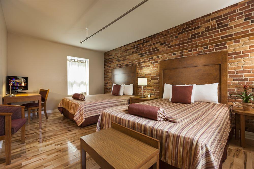 هتل Quartier Des Spectacles مونترال