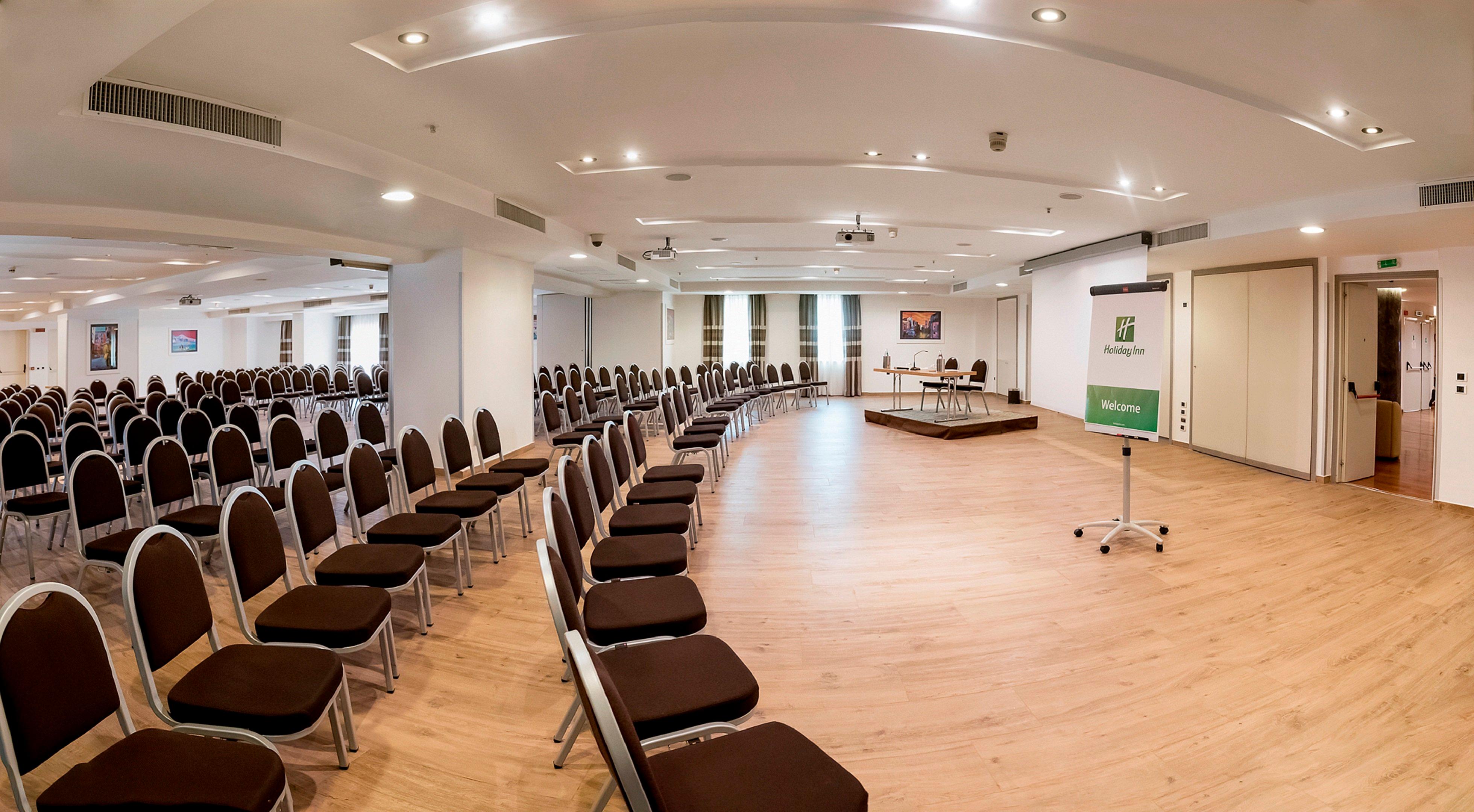 هتل Holiday Inn Naples ناپل