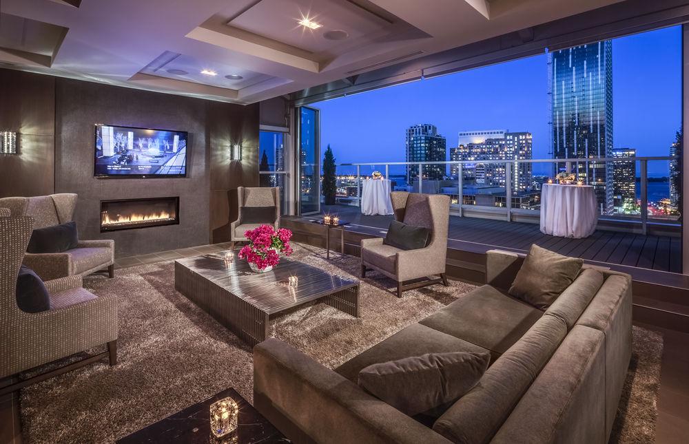 هتل وان کینگ وست رزیدنس تورنتو