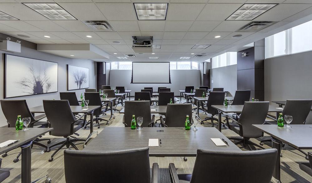 هتل وان کینگ وست رزیدنس تورنتو