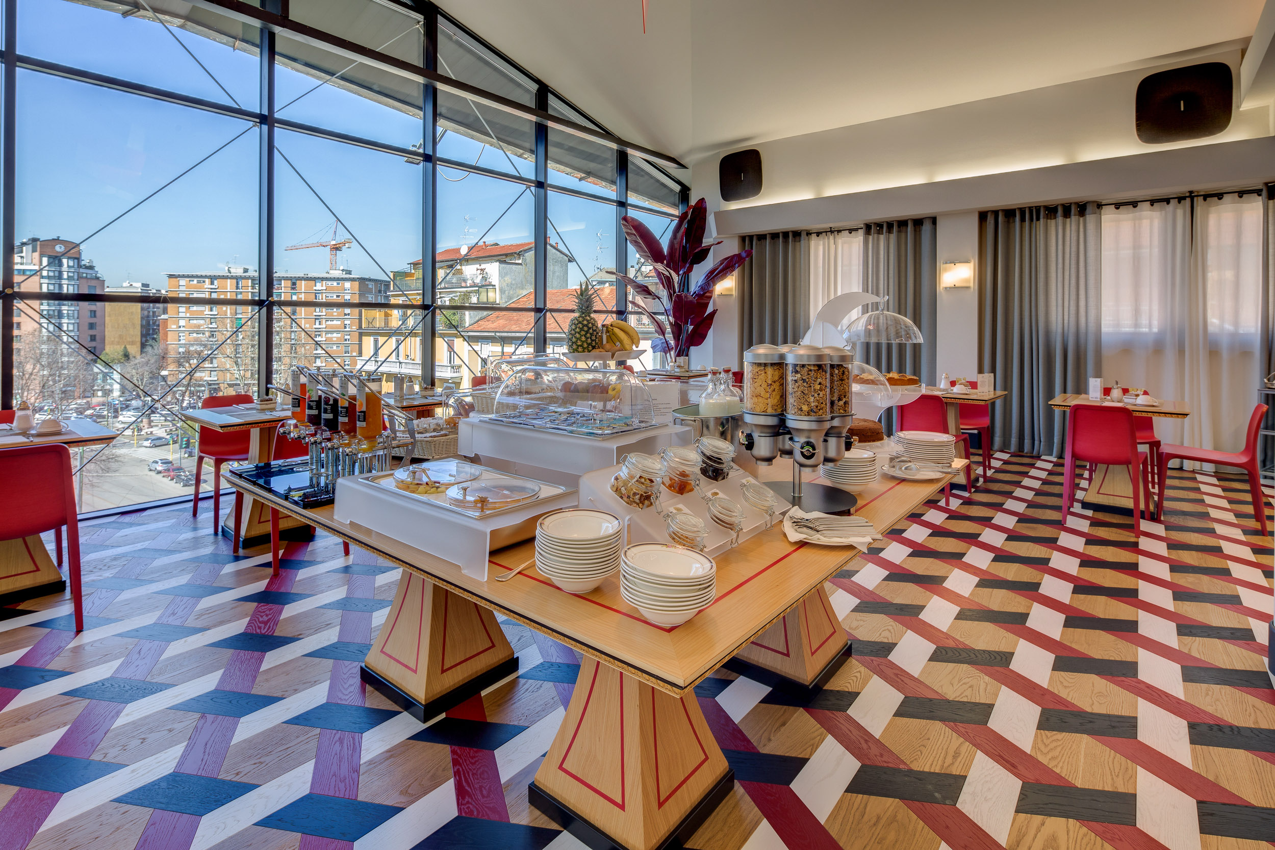 هتل آنتارس روبنس میلان