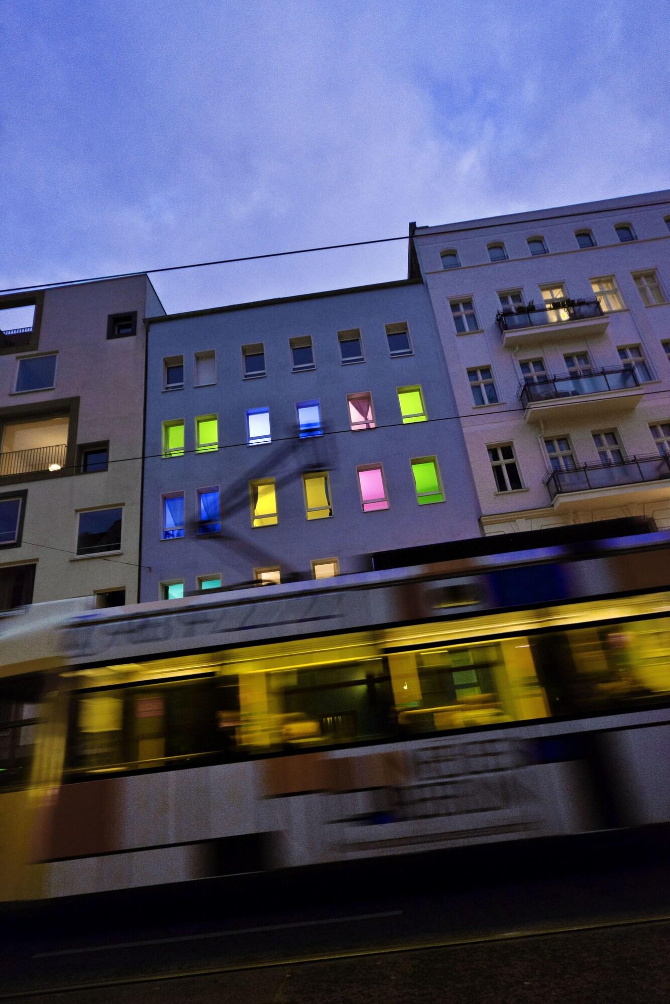 Alibaba https://cdn.alibaba.ir/ostorage/hotel/images/21F75330/D5BADB8E146EA72082B51142DAA2267E.jpg