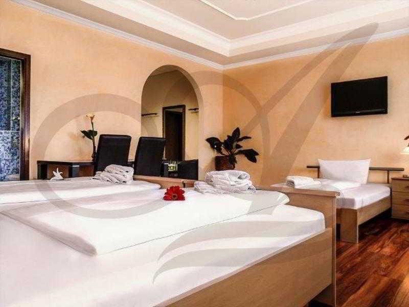 هتل AGA'S Hotel برلین