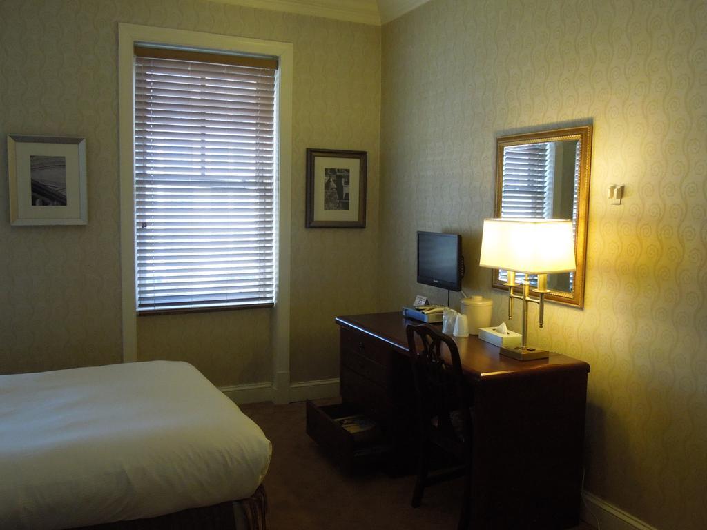 هتل The Embassy Inn Washington D.C.