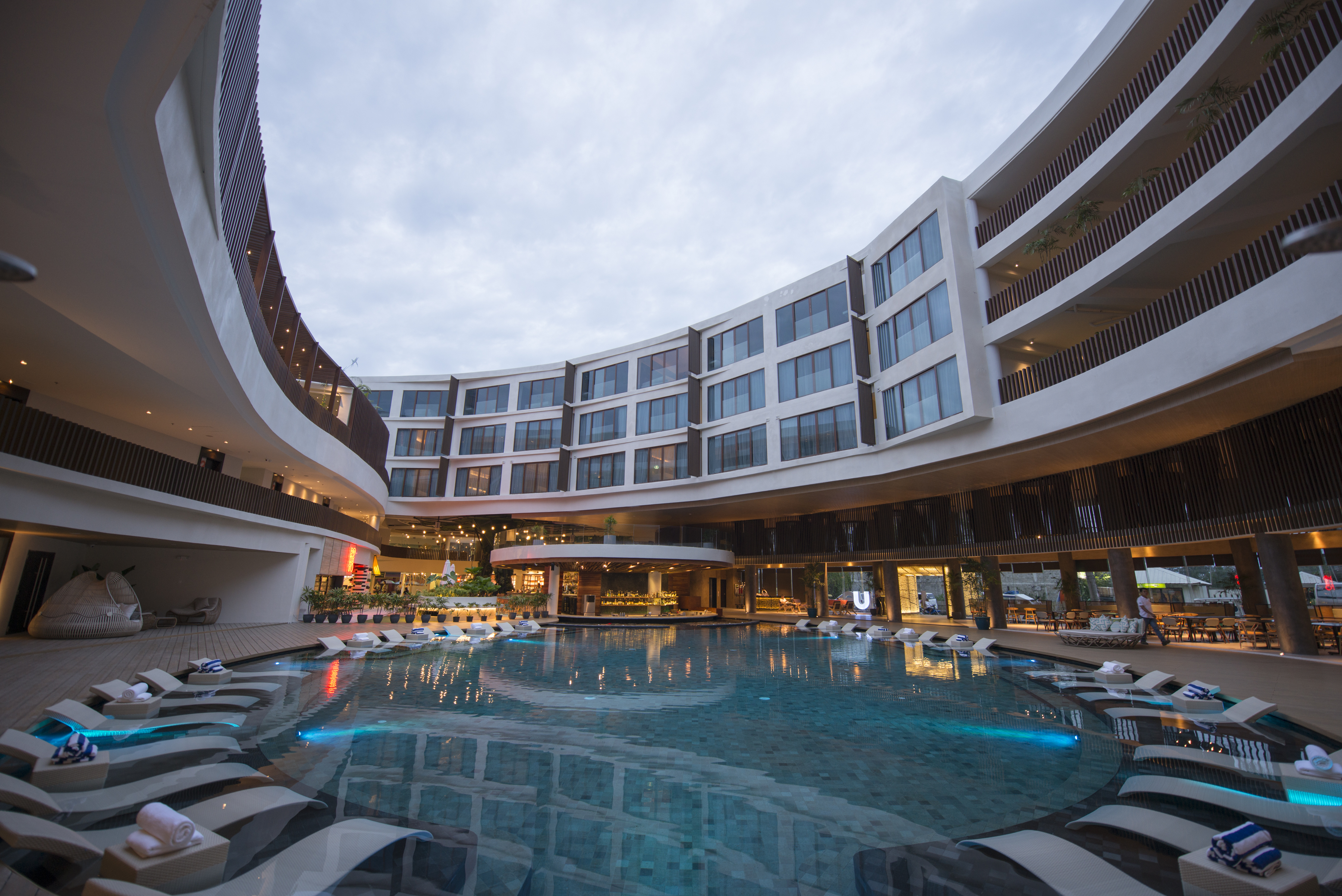 تصاویر Hotel Hue Hotels and Resorts Boracay
