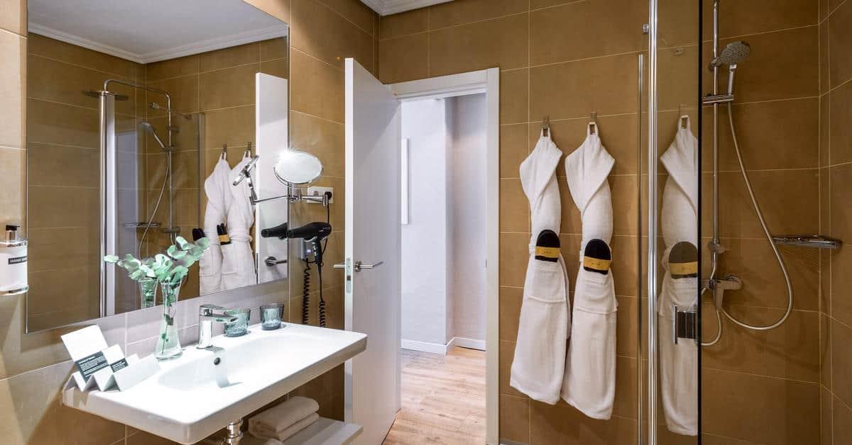 هتل Hotel Madrid Gran Vía 25 Managed by Melia مادرید