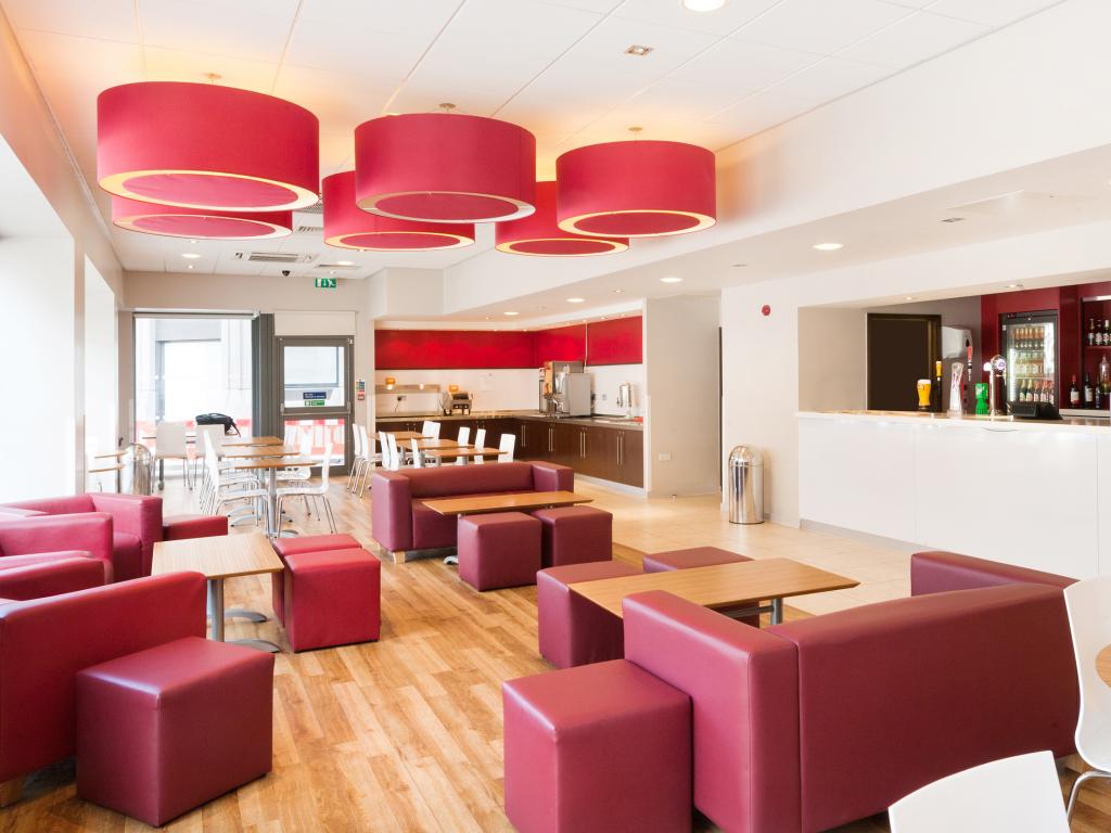 هتل Travelodge Loughborough Central Loughborough