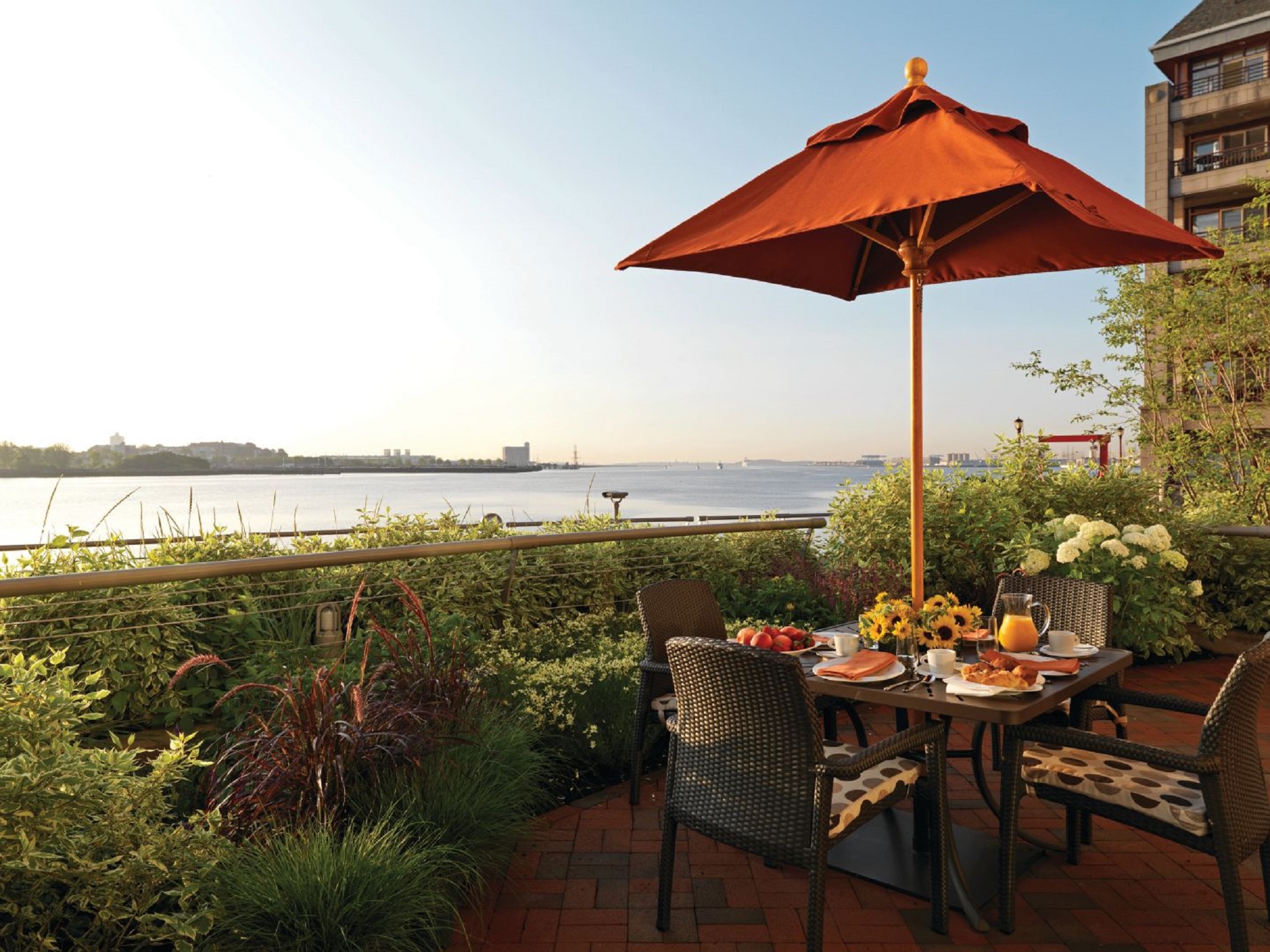 هتل Battery Wharf Hotel بوستون