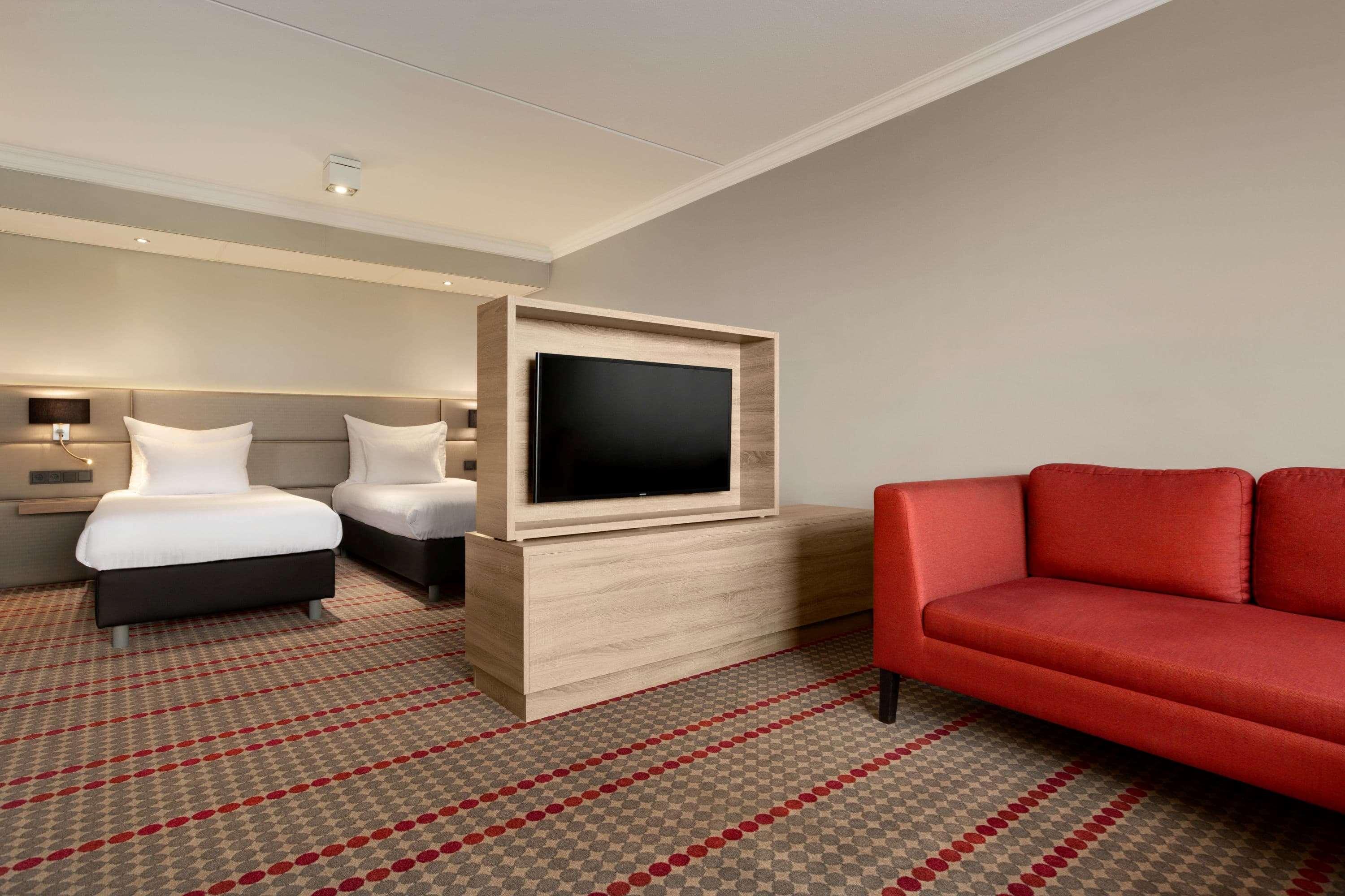 هتل Ramada Amsterdam Airport Schiphol Badhoevedorp