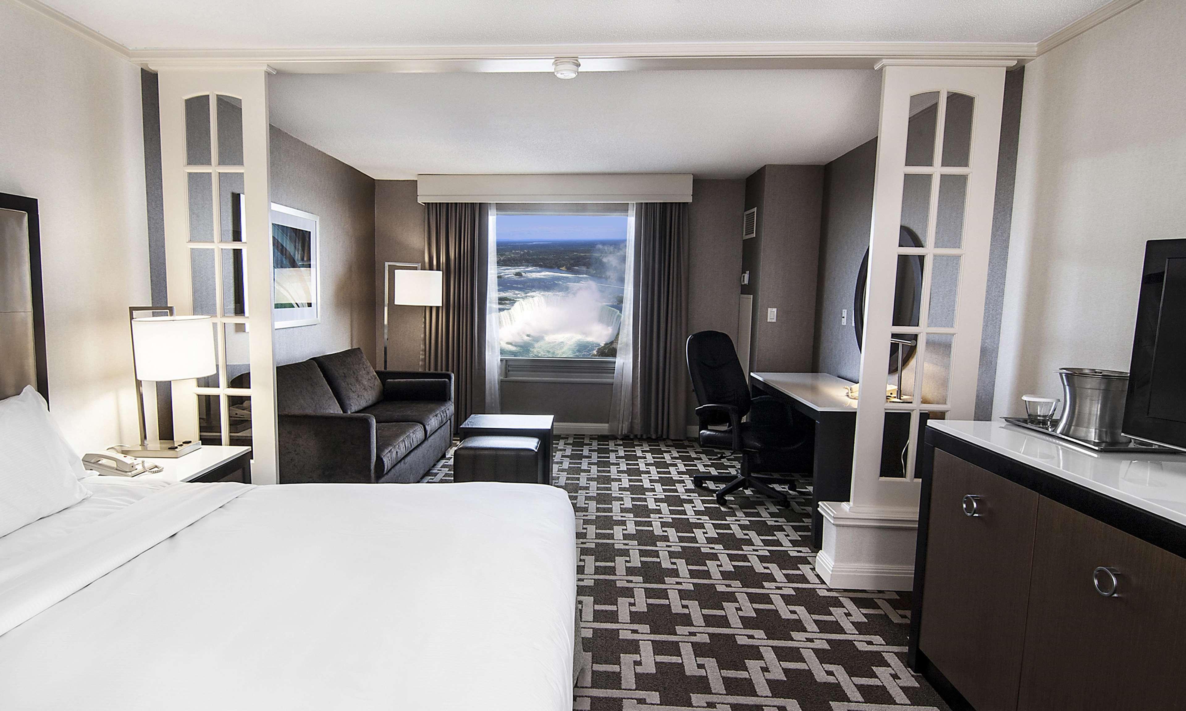 Hotel Hilton Niagara Falls/ Fallsview Hotel & Suites