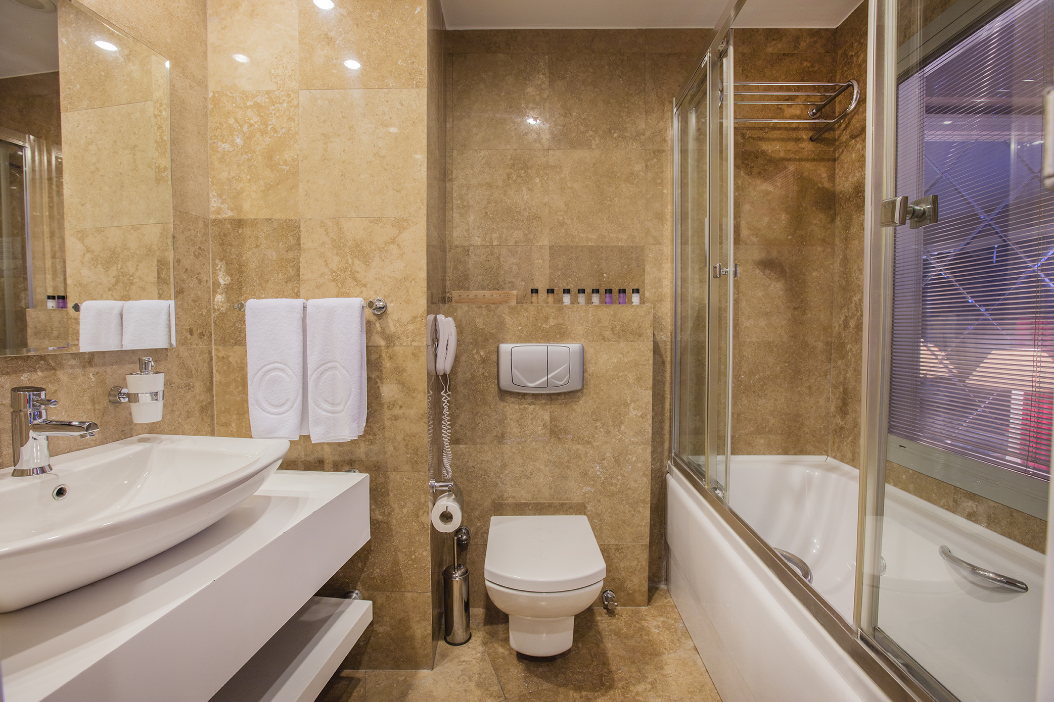 هتل کاریزما دلوکس کوش آداسی