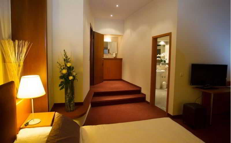 هتل am Rhein Wesseling