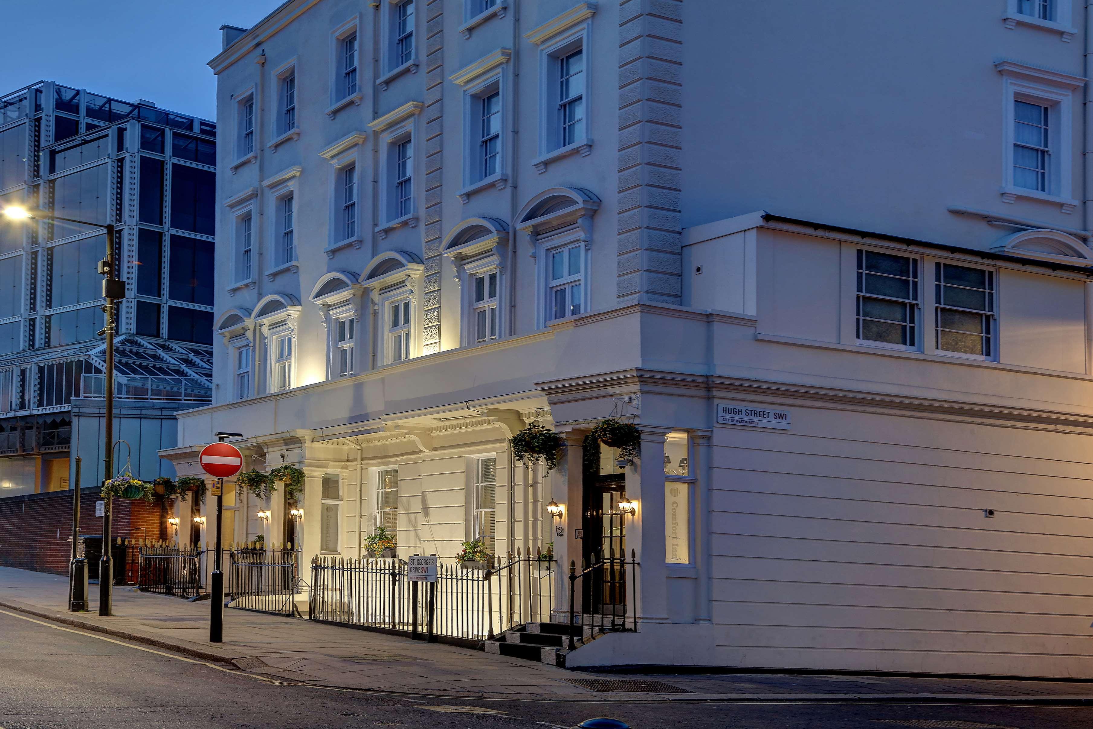 هتل Comfort Inn London Buckingham Palace Road لندن