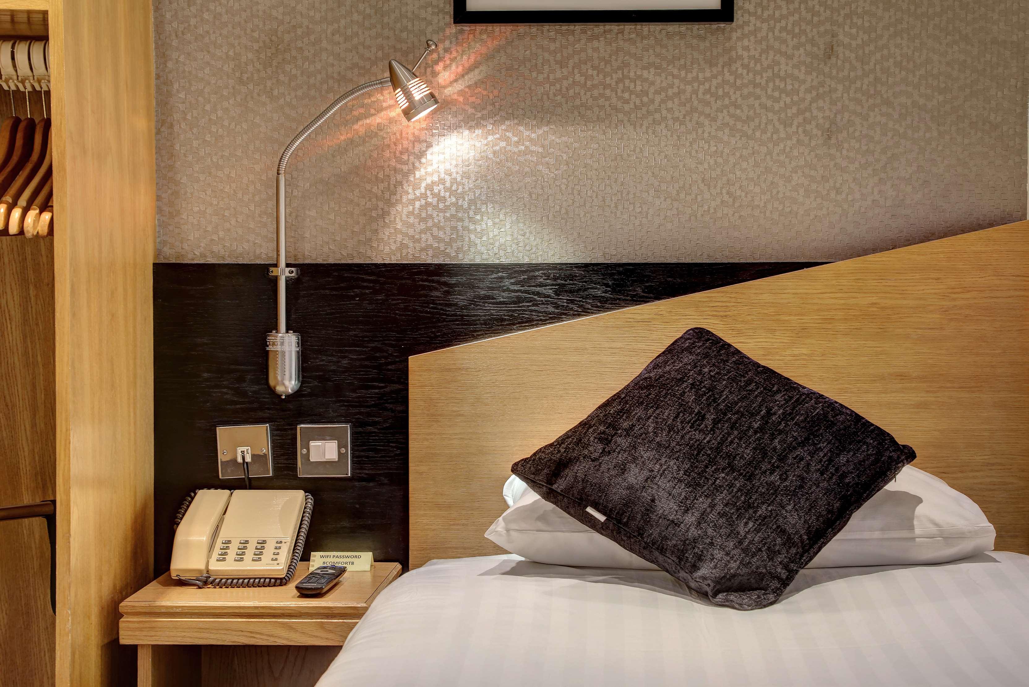 هتل Comfort Inn London Buckingham Palace Road لندن