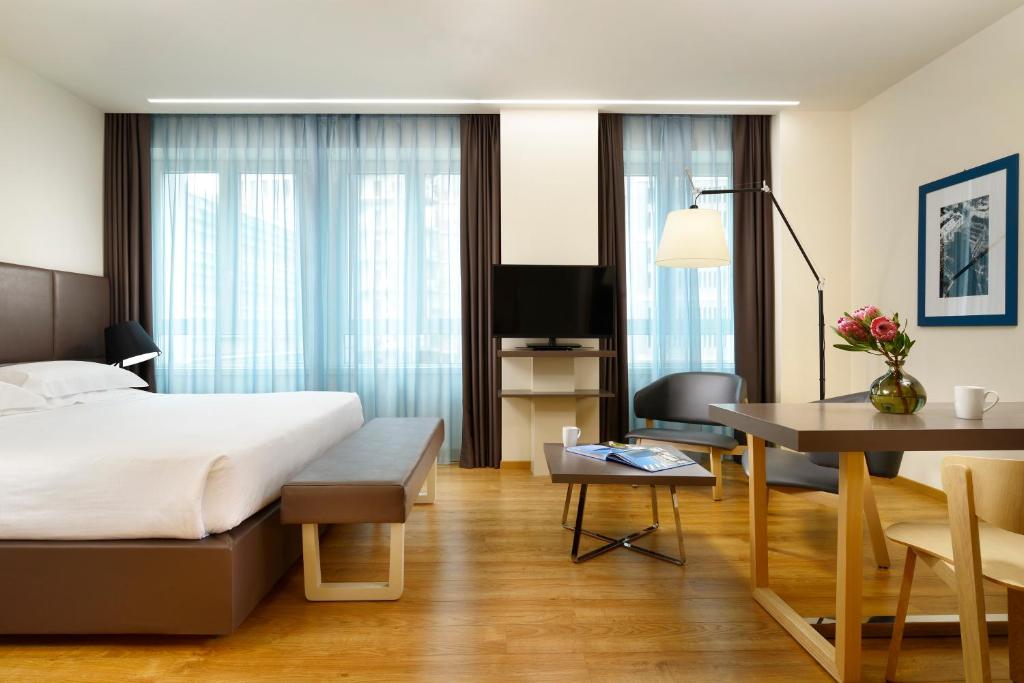 هتل UNAHOTELS Century Milano میلان