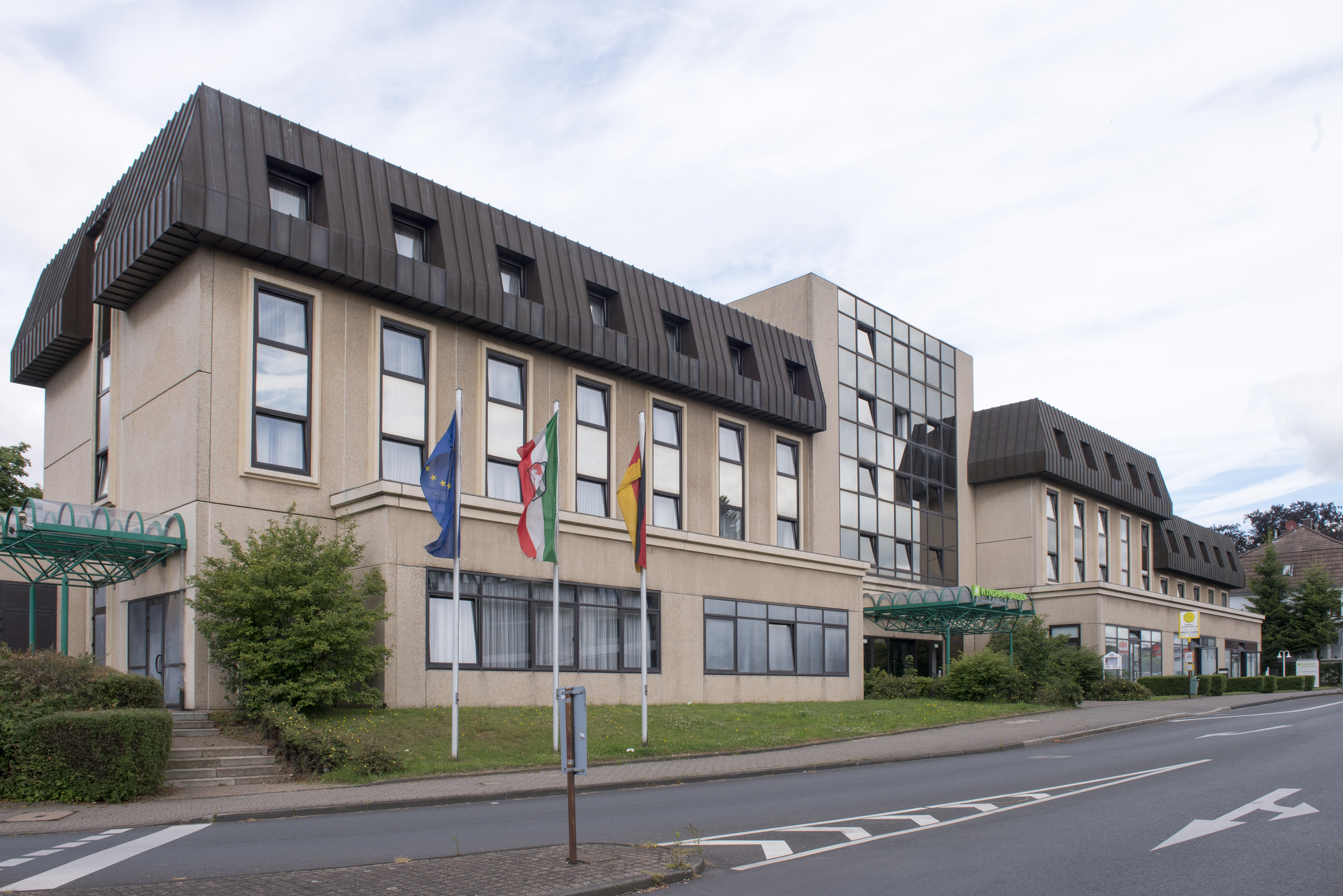 Alibaba https://cdn.alibaba.ir/ostorage/hotel/images/258D7BB2/F40A122B300FFC029FDB94EF7A38C3C8.jpg