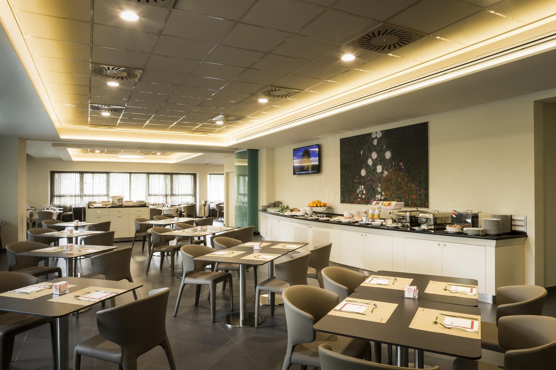 هتل UNAHOTELS Bologna Fiera بولوگنا