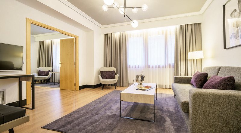 هتل ILUNION Bilbao Hotel بیلبائو