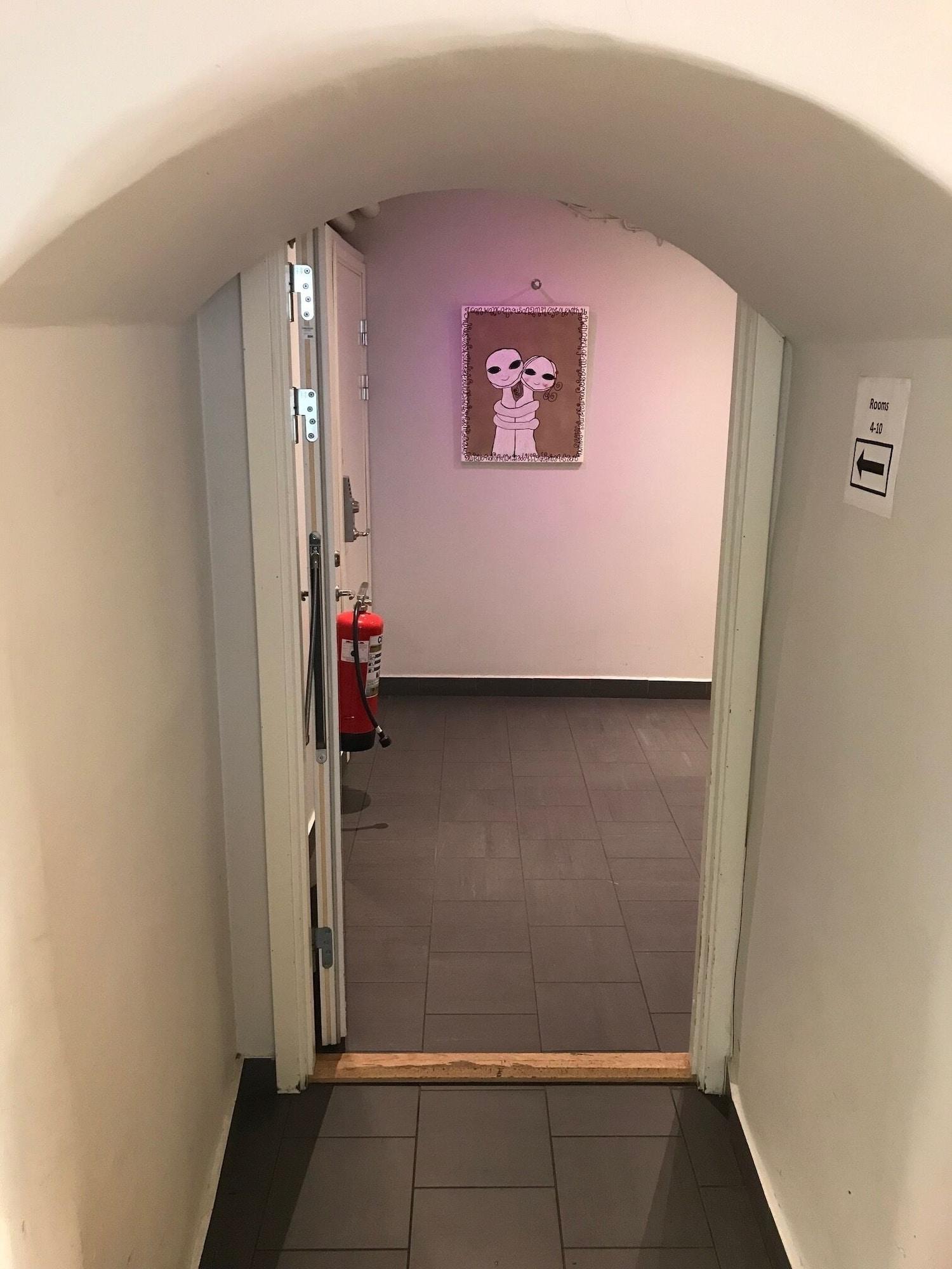 هتل Hostel Dalagatan استکهلم