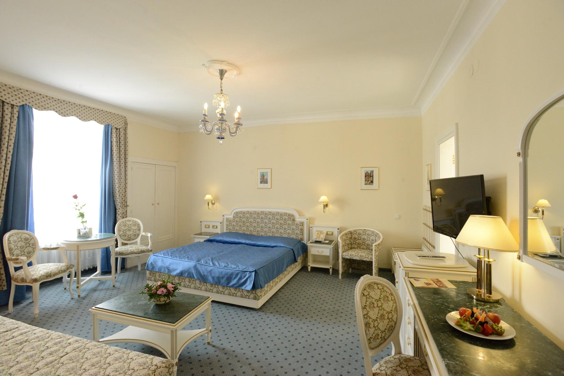 هتل Hotel Ambassador Zlatá Husa پراگ