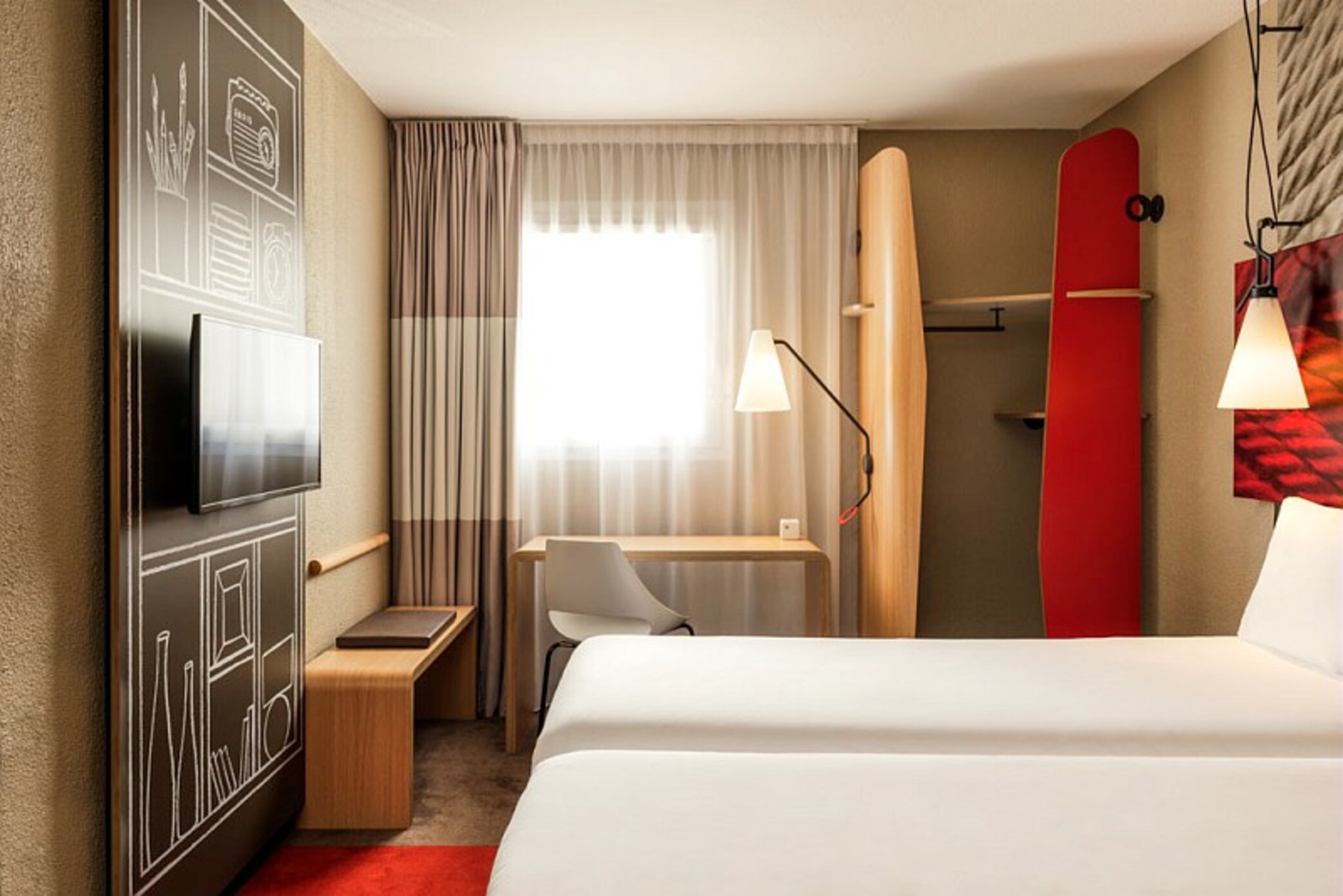 هتل Hôtel ibis Bordeaux Centre Bastide بوردو