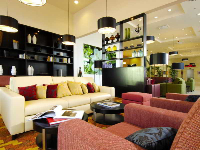 هتل Courtyard Prague Airport پراگ