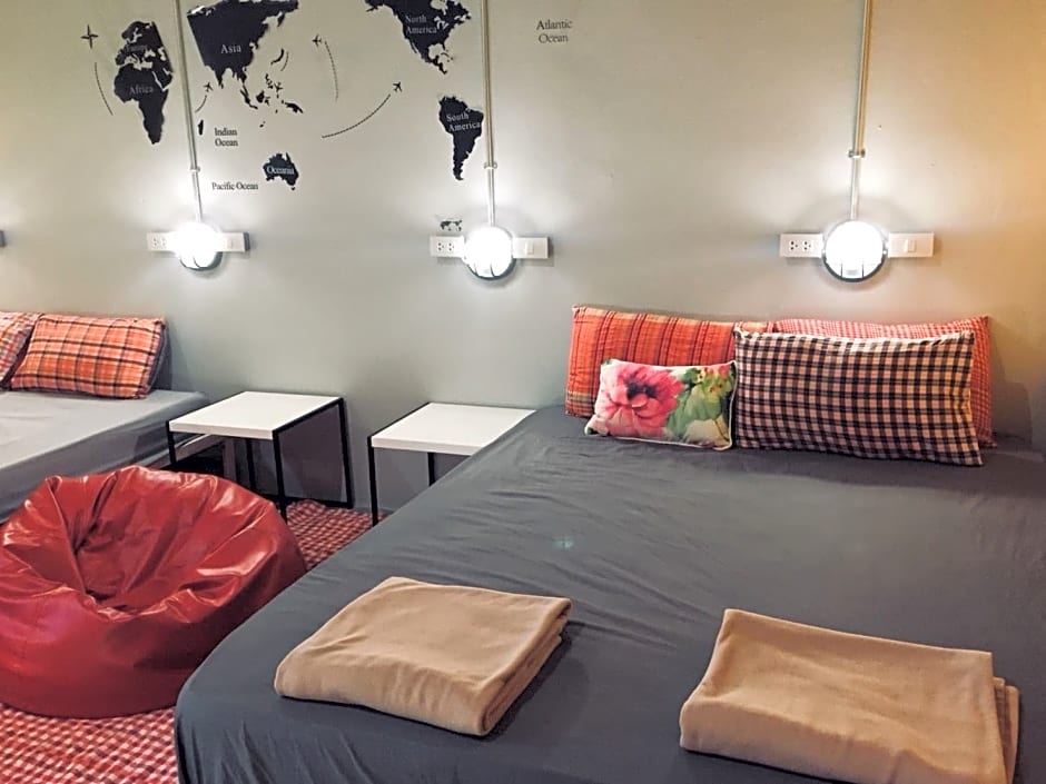 هتل Adventure Hostel بانگکوک